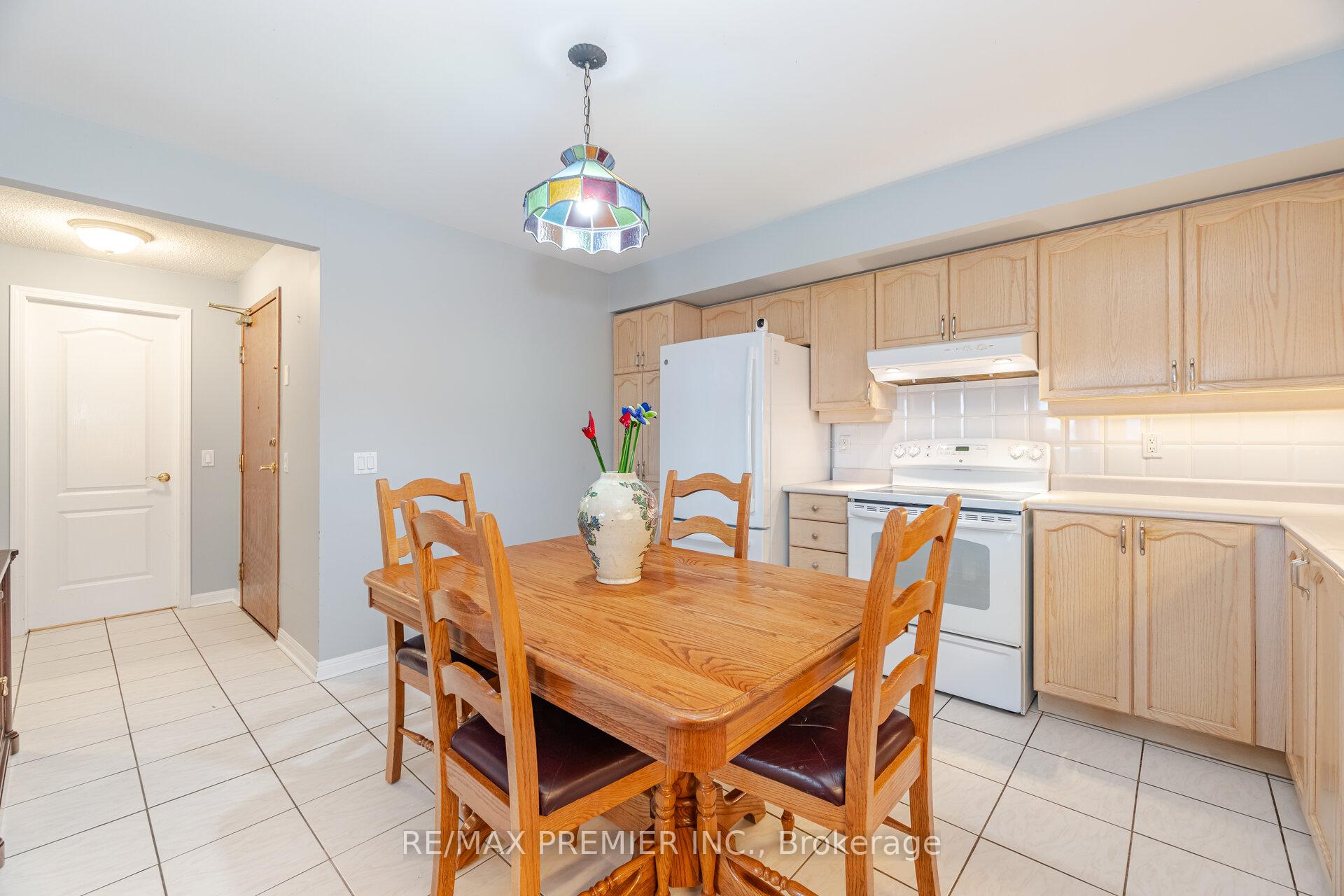 1 Bedroom Condo at 2502 Rutherford,  Vaughan For sale