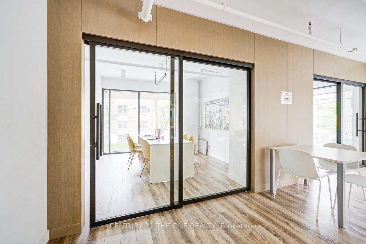 2 Bedrooms Condo at 203 College, Toronto For sale