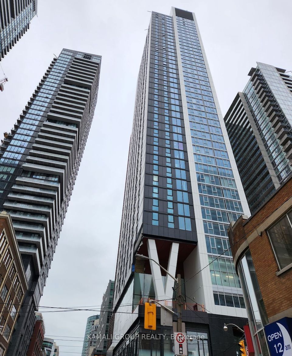 357 King Street W, #3707