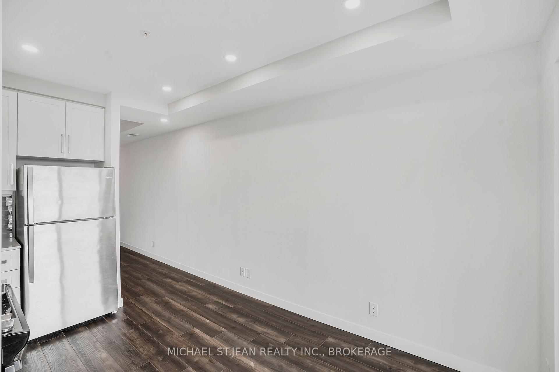 1 Bedroom Condo at 15 Queen,  Hamilton For sale