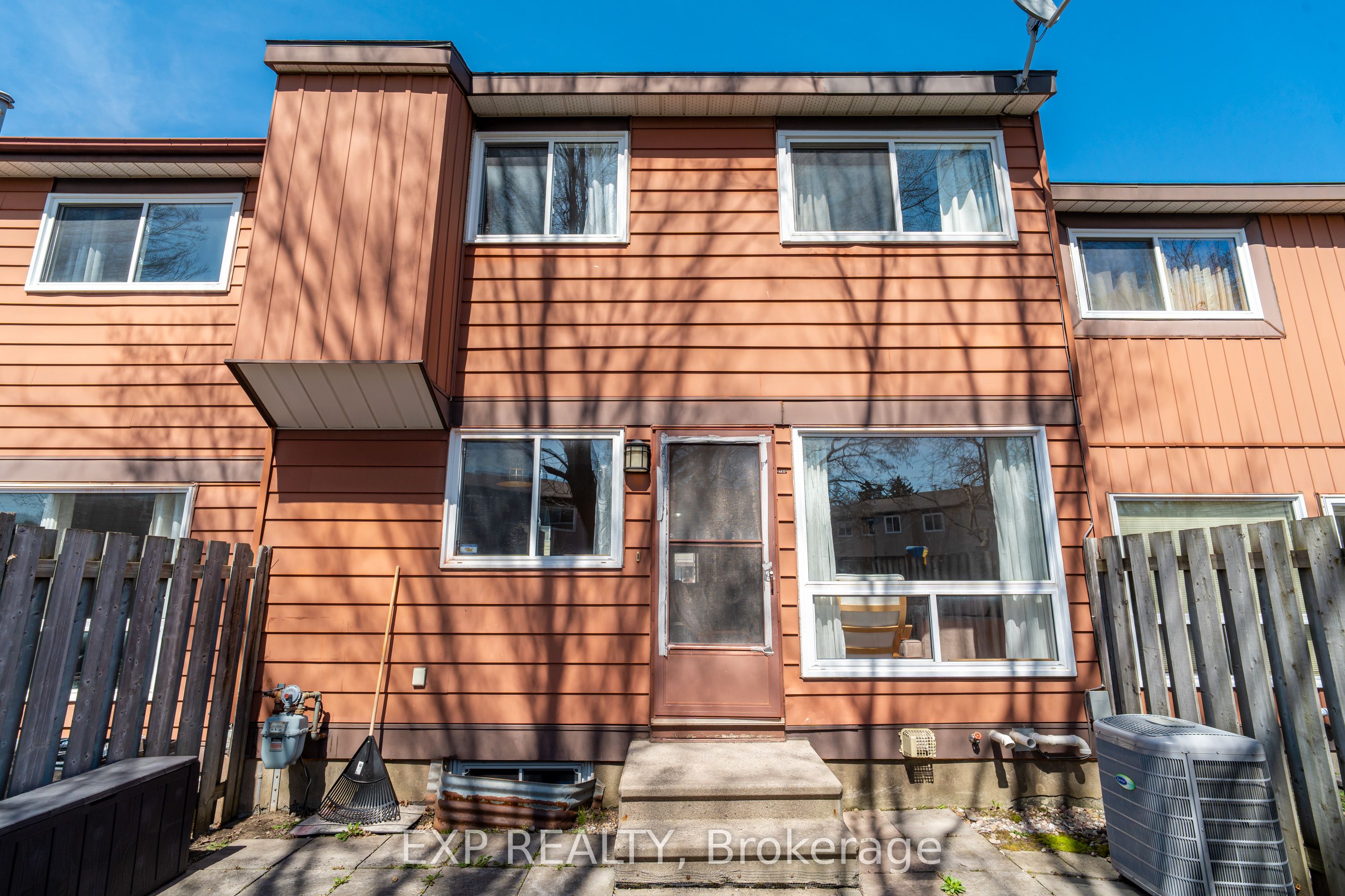 #D - 44 FOXFIELD Drive, Barrhaven, ON K2J 1P7