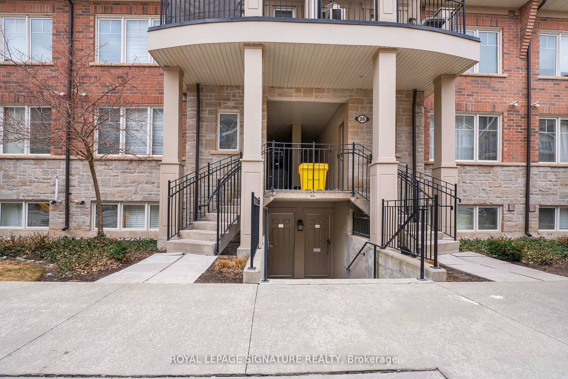 2 Bedrooms Condo at 2420 Baronwood, Oakville For sale