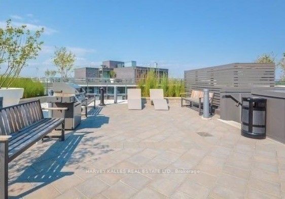 319 Carlaw Avenue, #512