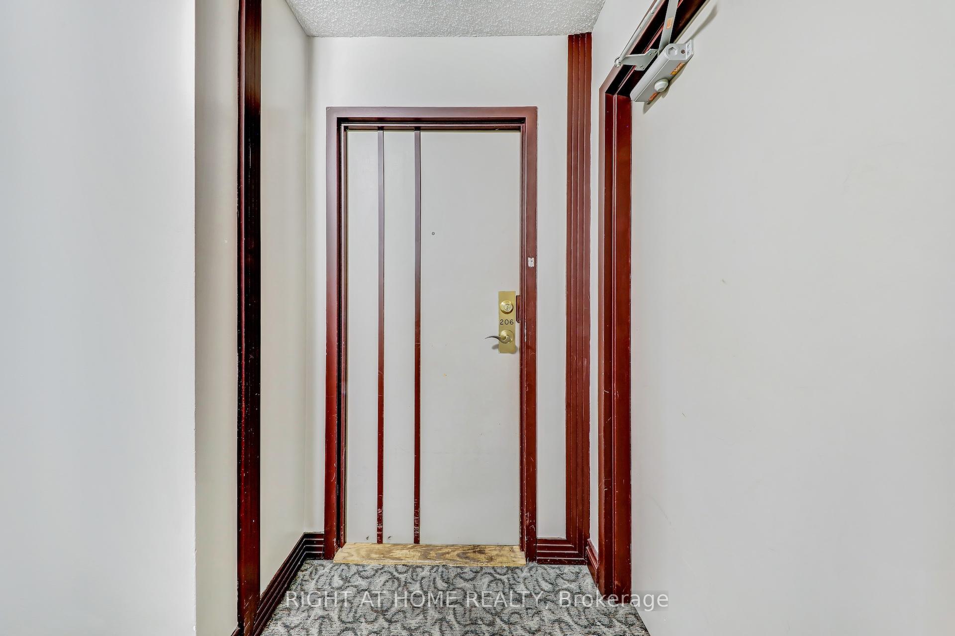 3 Bedrooms Condo at 1665 Victoria Park, Toronto For sale