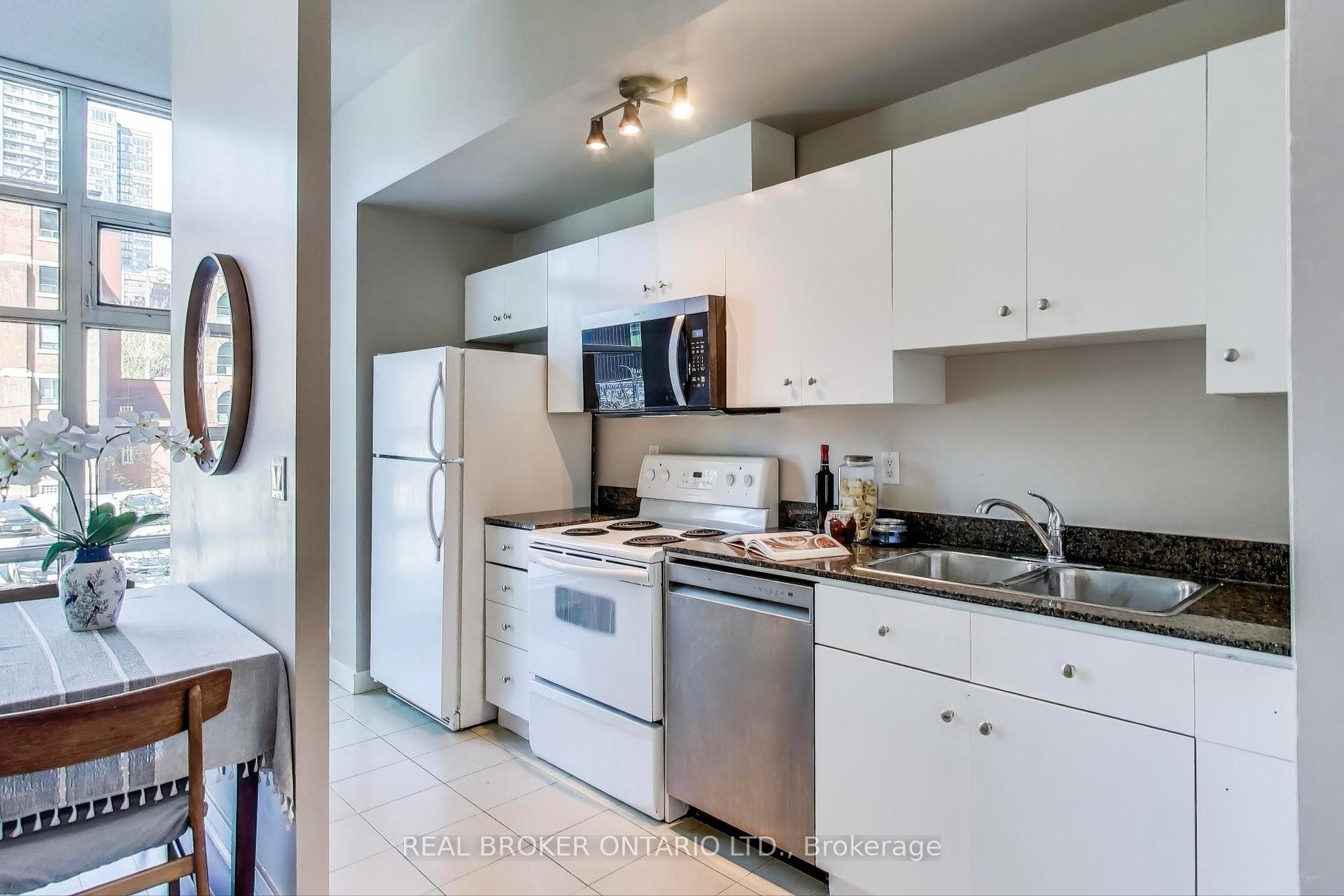 2 Bedrooms Condo at 397 Front, Toronto For sale