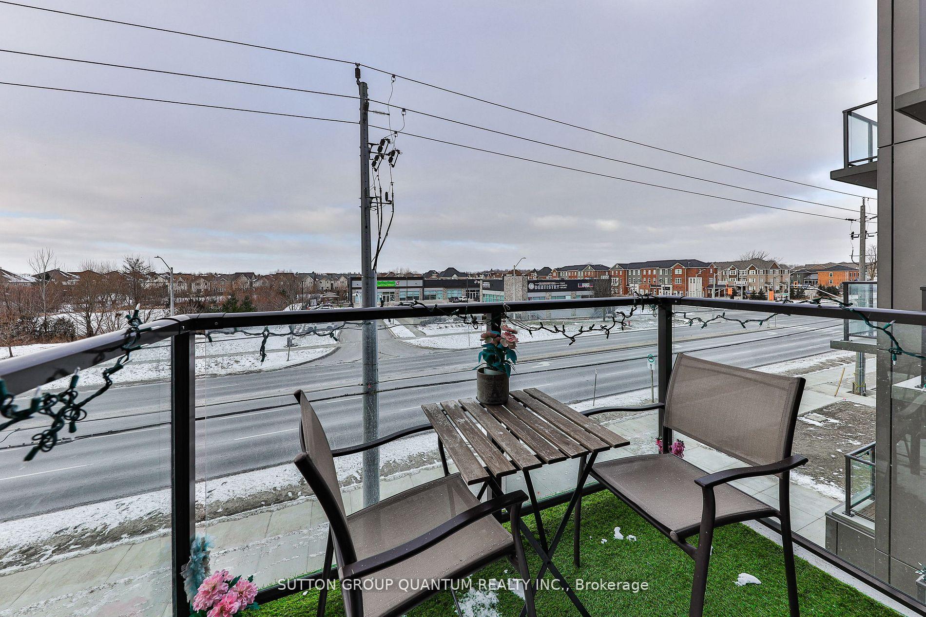 2 Bedrooms Condo at 470 Dundas, Hamilton For sale