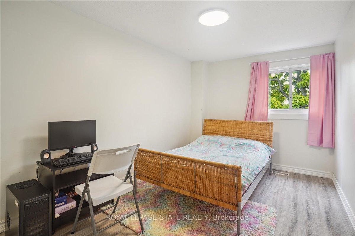 3 Bedrooms Condo at 36 Greendale,  Hamilton For sale