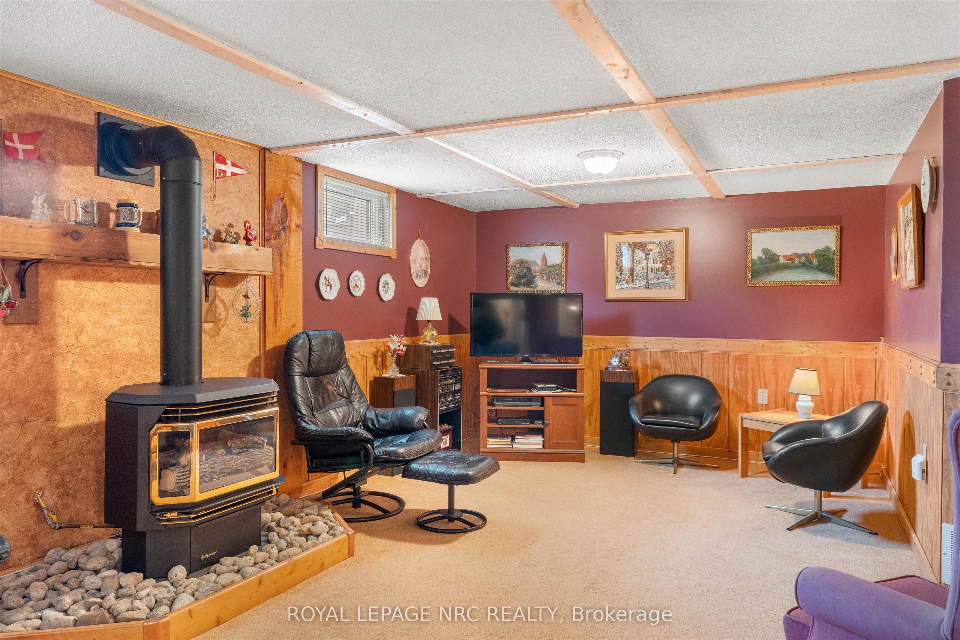 96 Lakeshore Road