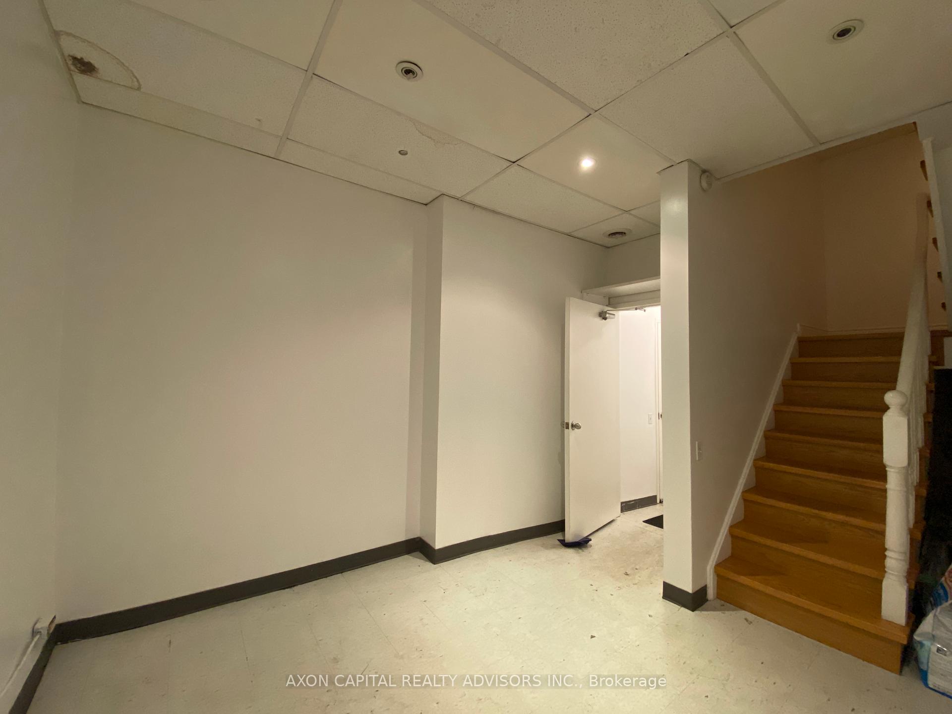 3 Bedrooms Condo at 59 Mcmurrich, Toronto For sale