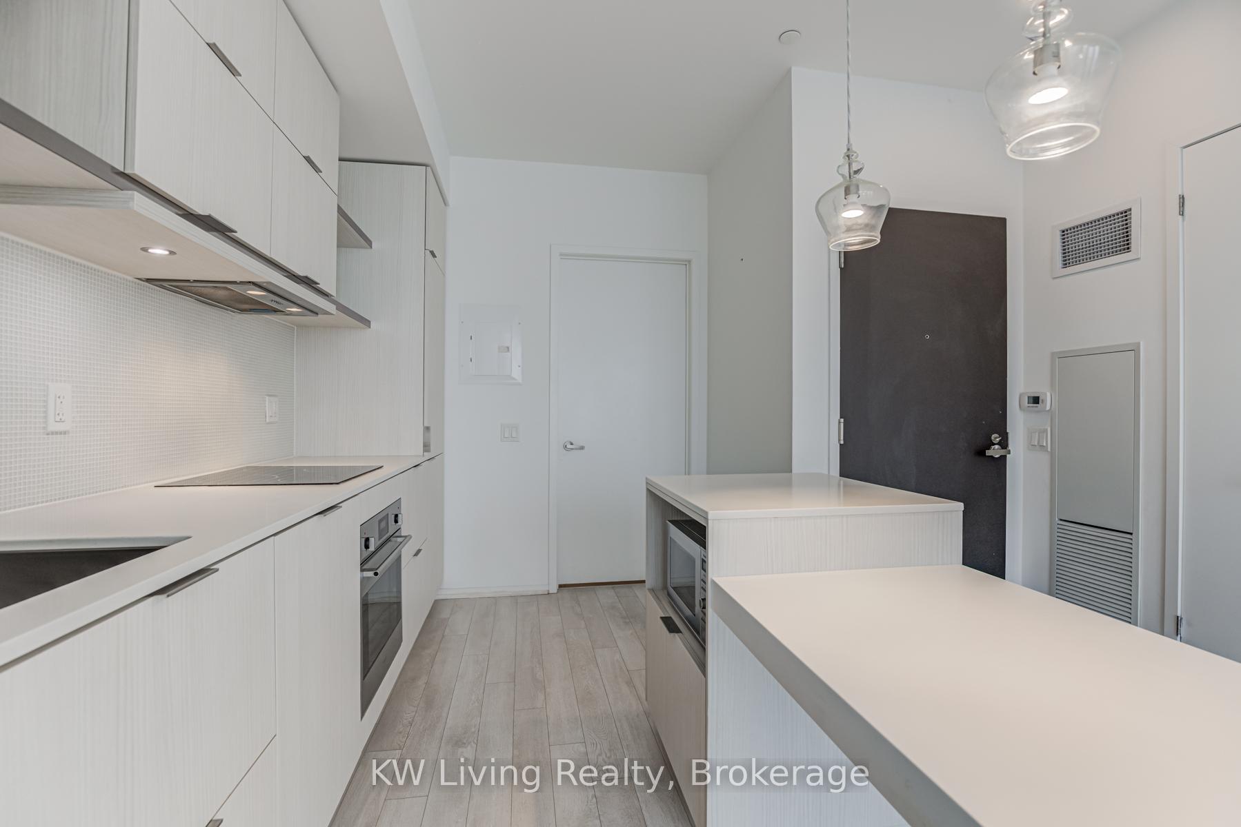 1 Bedroom Condo at 197 Yonge, Toronto For sale