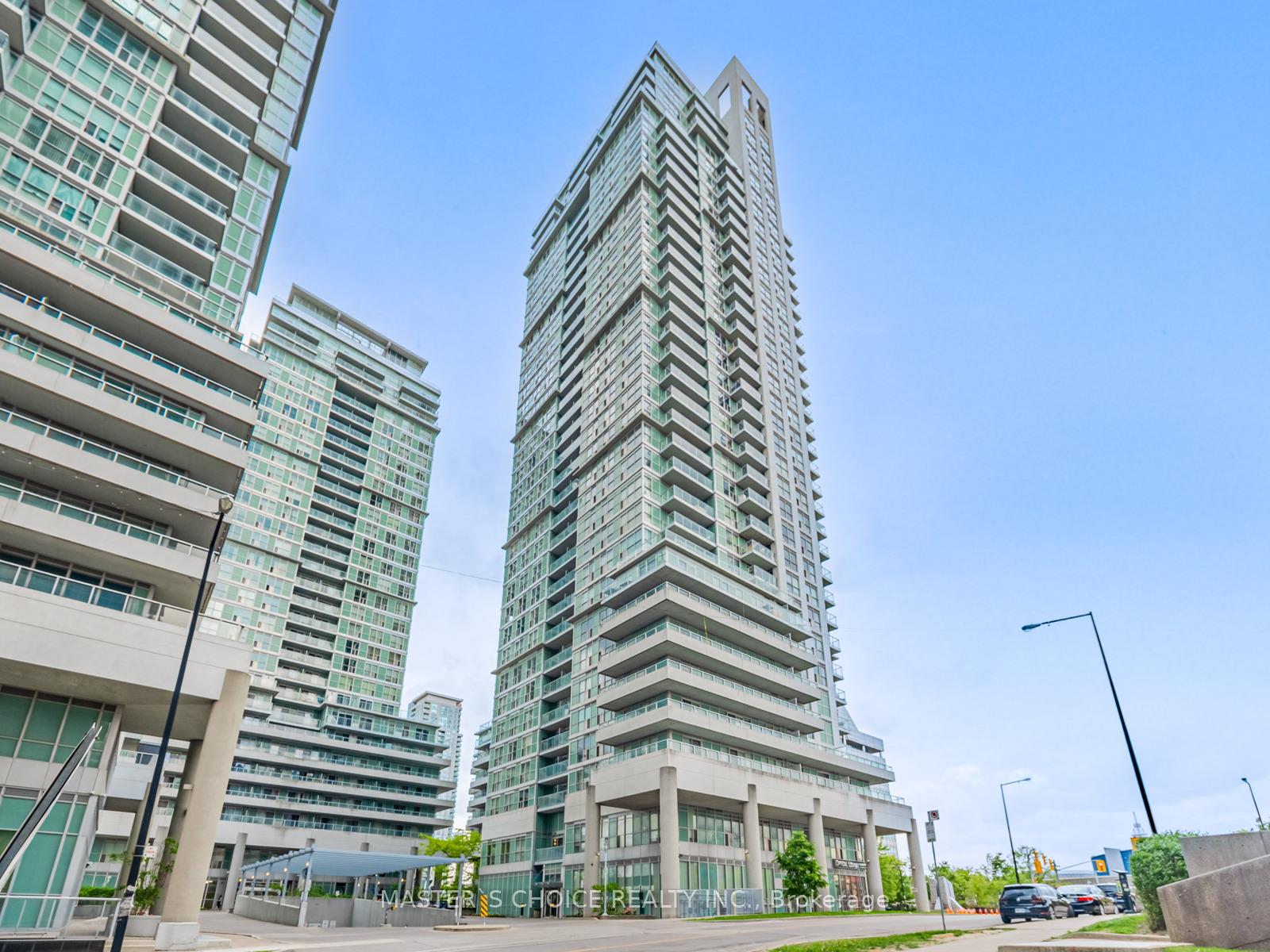 2 Bedrooms Condo at 70 Town Centre, Toronto For sale