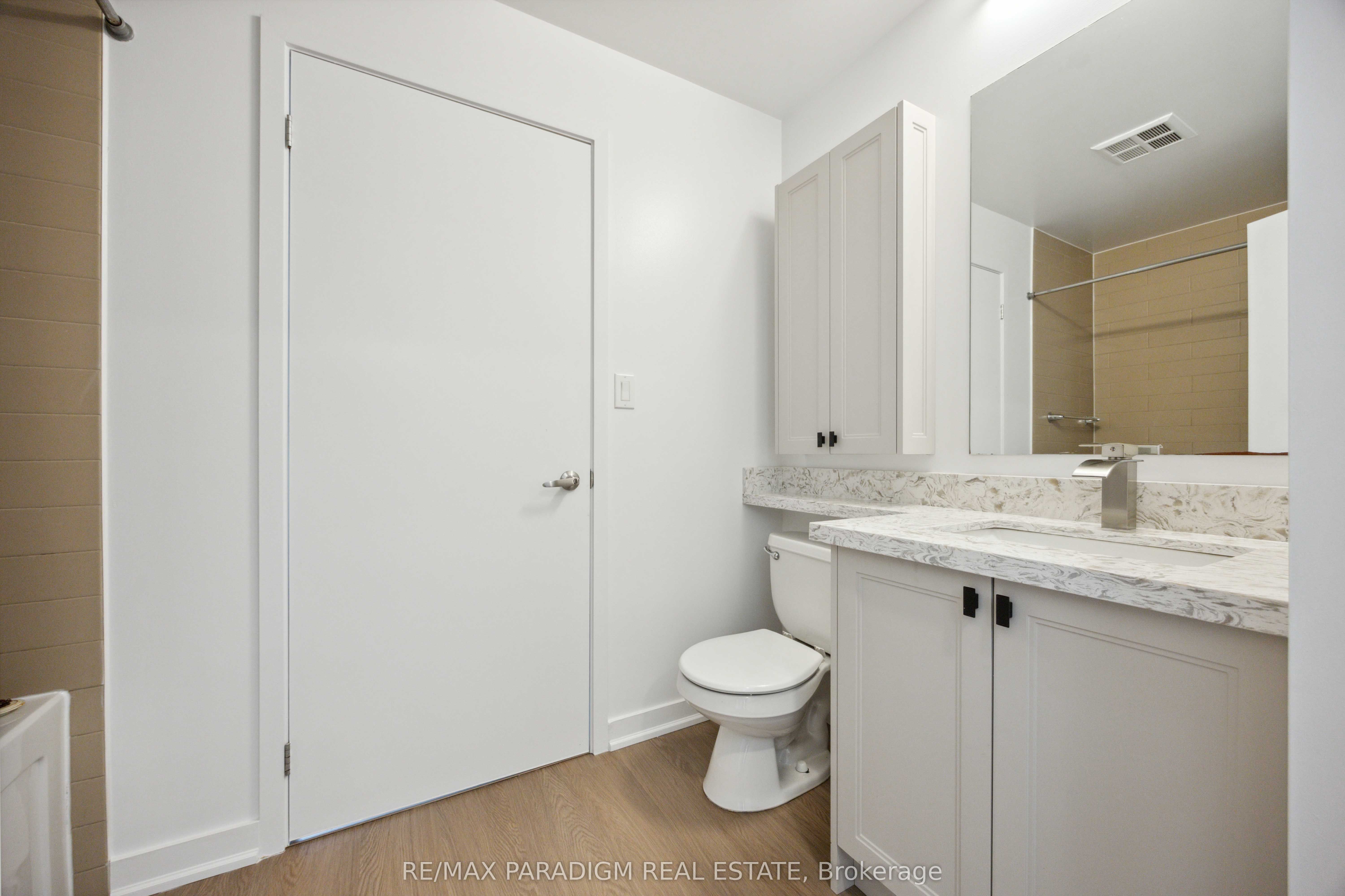 9 Spadina Avenue, #611