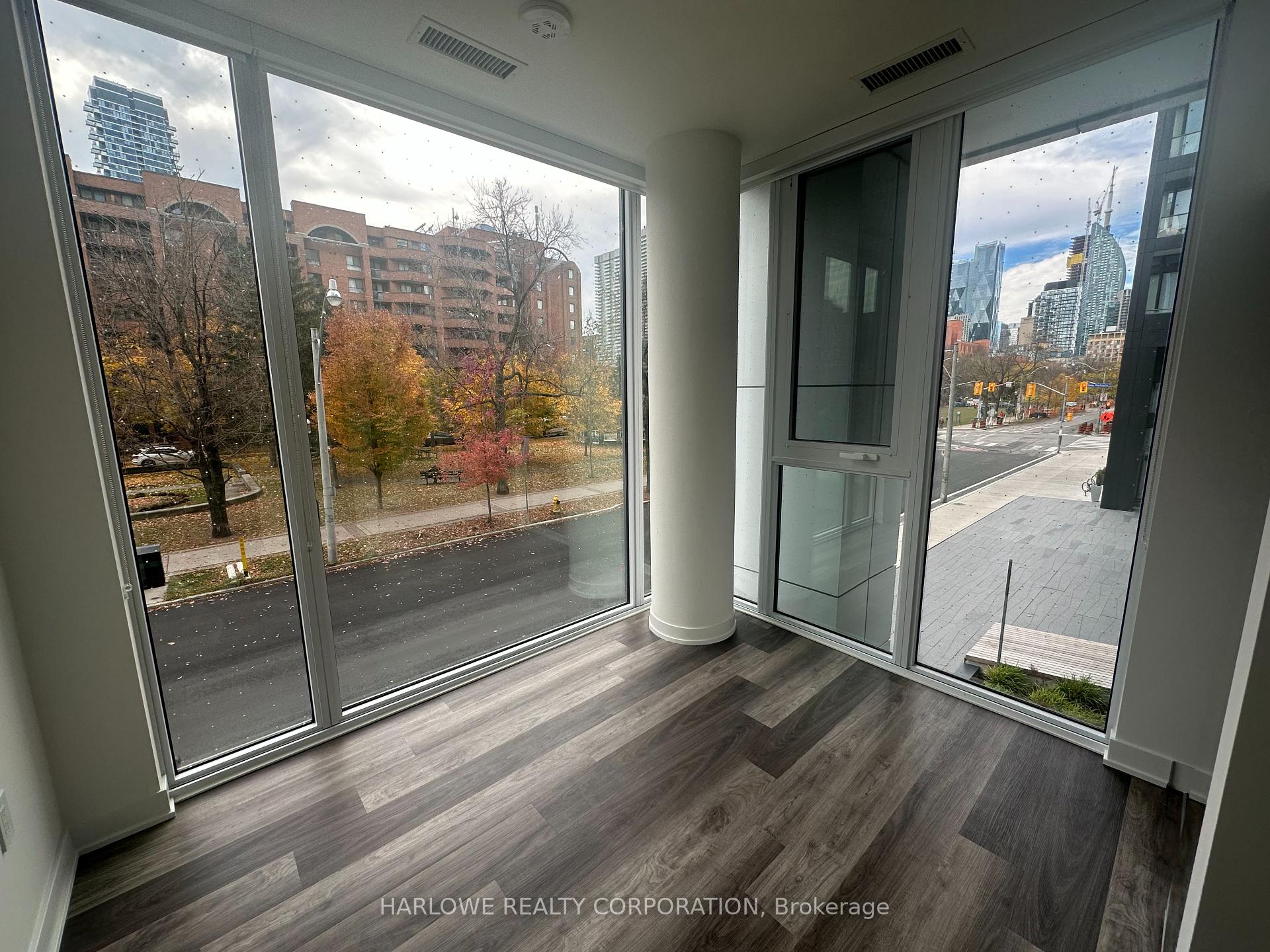 5 Bedrooms Condo at 60 Princess,  Toronto For sale