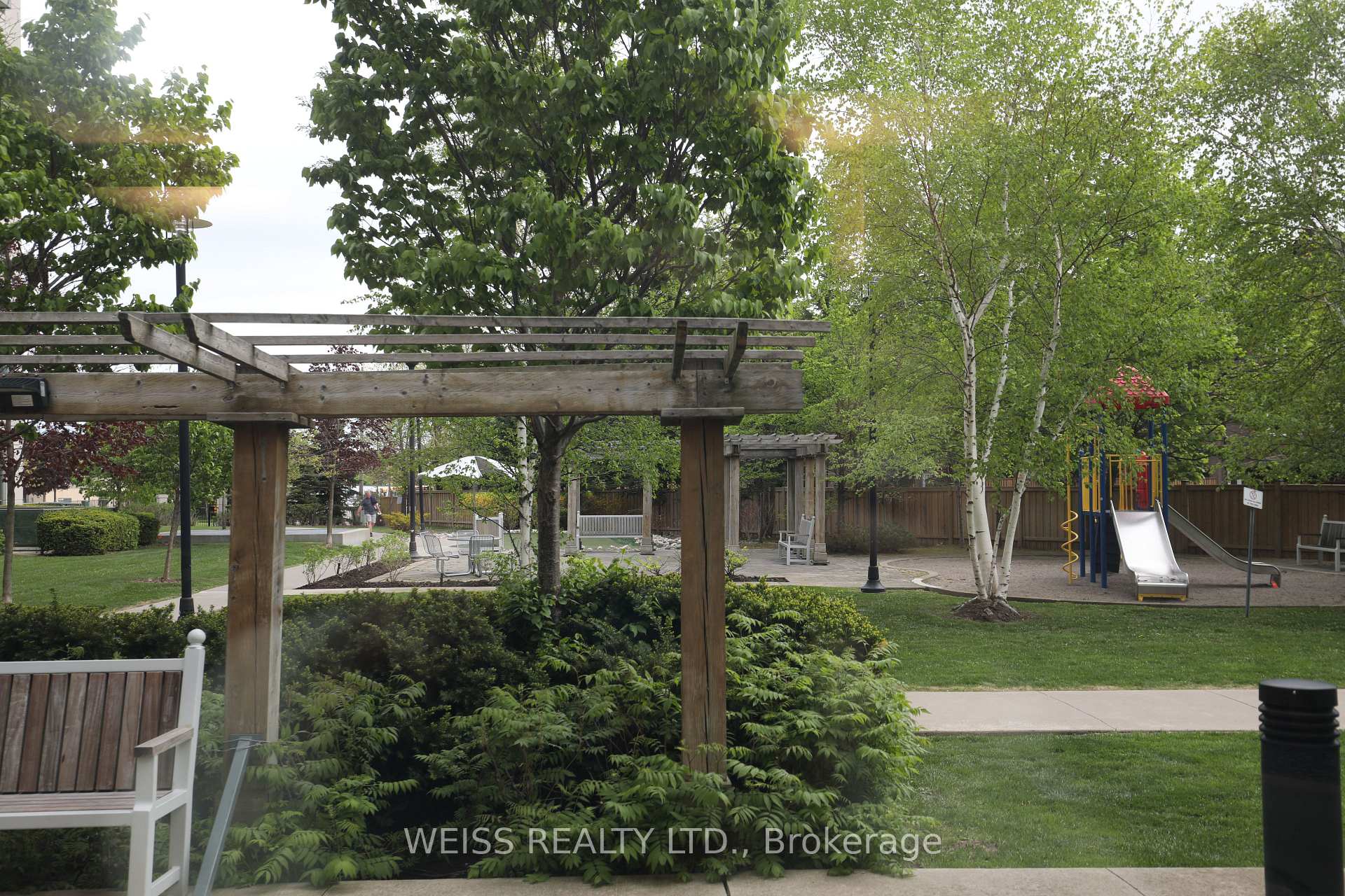 3 Bedrooms Condo at 88 Promenade, Vaughan For sale