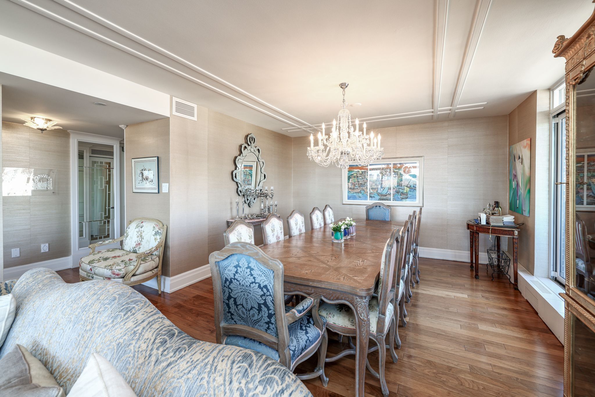 2600 Bathurst Street 801