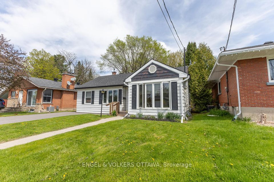 115 Riverview Drive, Arnprior, ON K7S 2G3