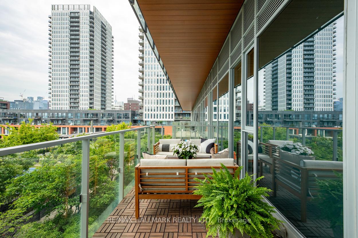 3 Bedrooms Condo at 20 Tubman, Toronto For sale