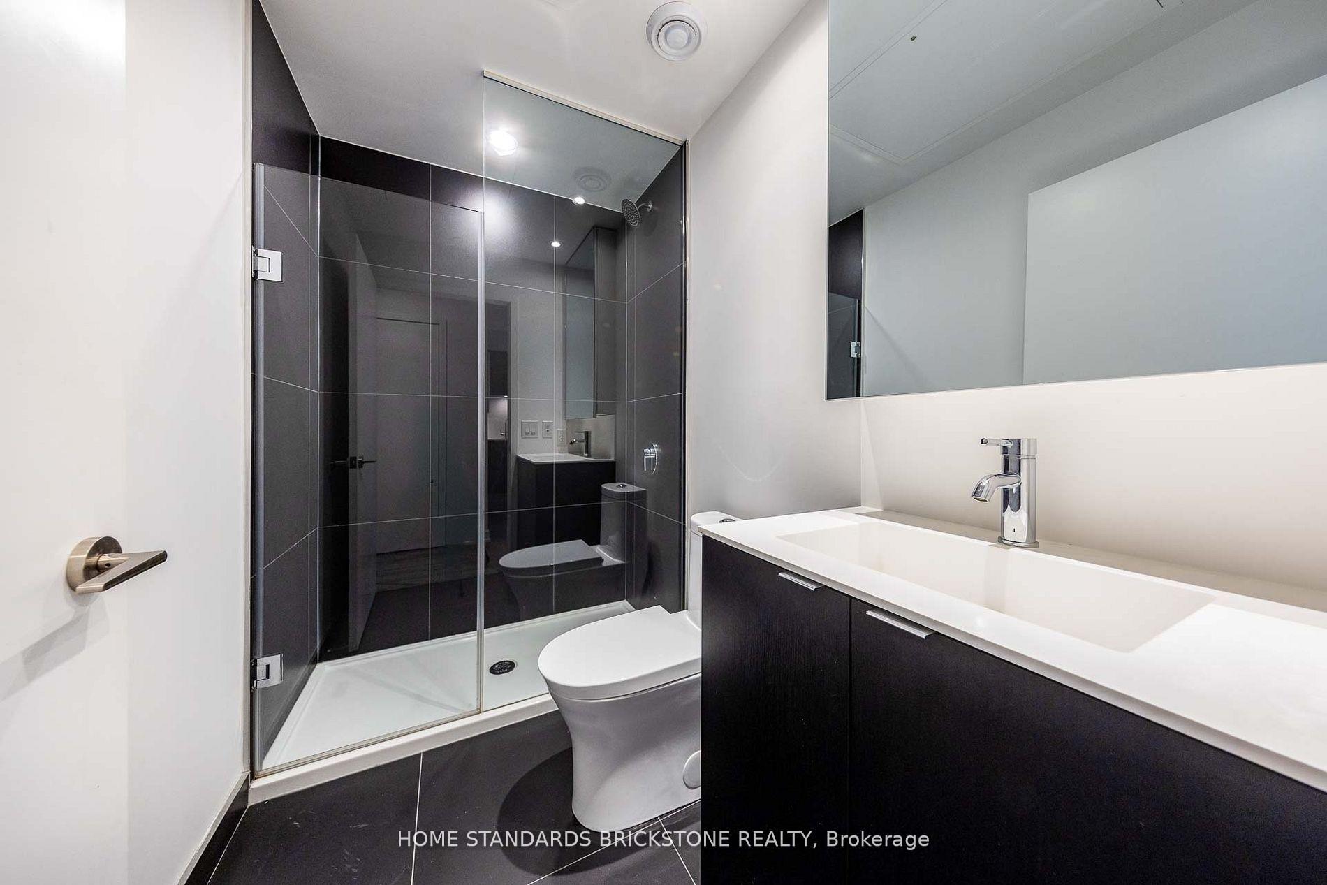 3 Bedrooms Condo at 20 Edward, Toronto For sale
