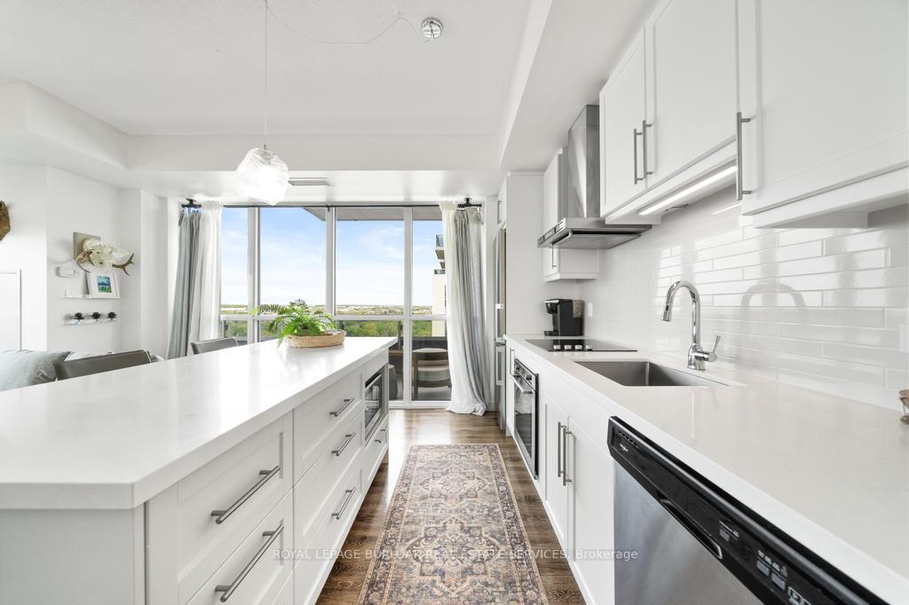 2 Bedrooms Condo at 2087 Fairview, Burlington For sale