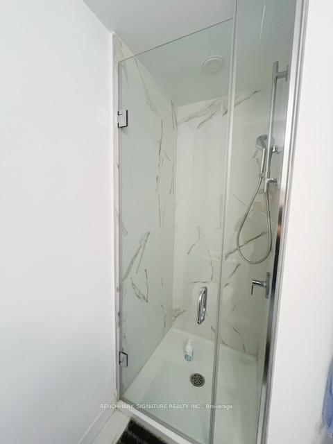 2 Bedrooms Condo at 7 Golden Lion, Toronto For sale