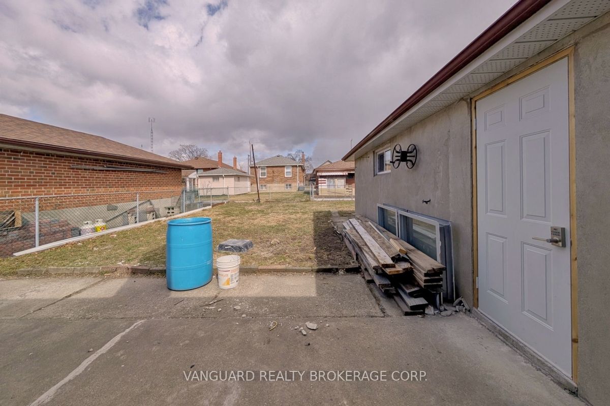 14 Bradfield Avenue