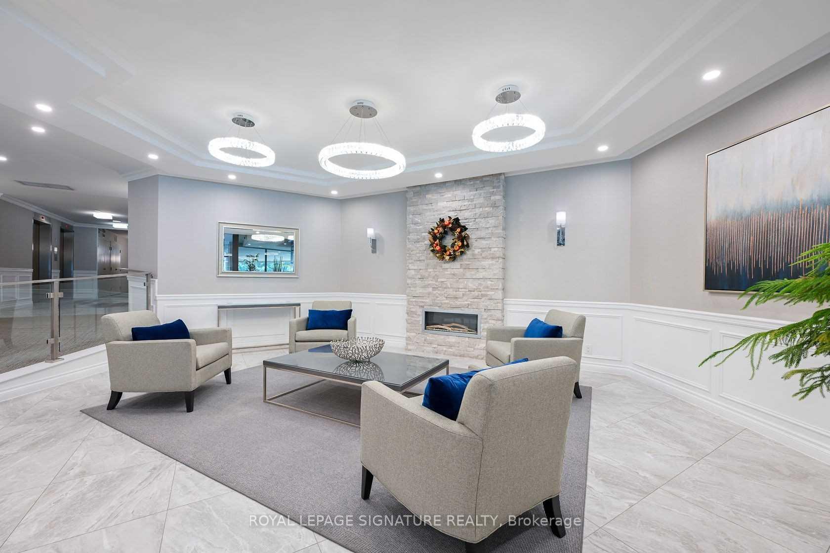 3 Bedrooms Condo at 1300 Bloor, Mississauga For sale