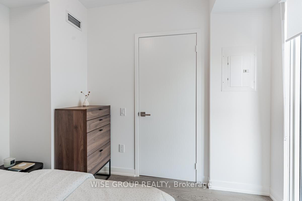 2 Bedrooms Condo at 500 Wilson,  Toronto For sale