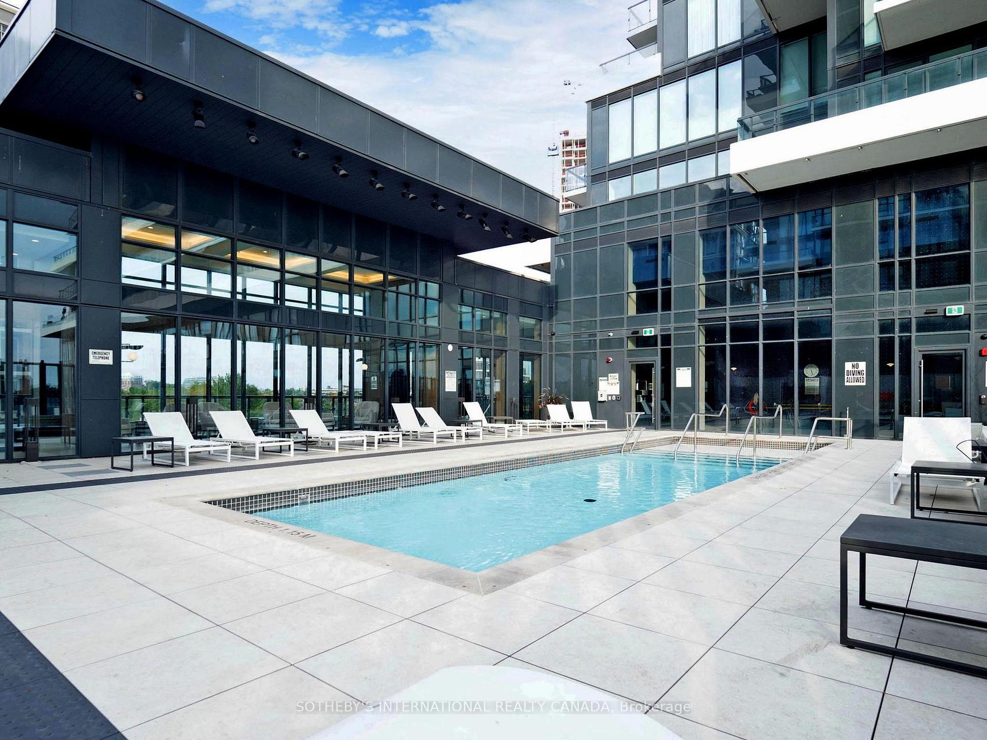 3 Bedrooms Condo at 30 Inn On the Park, Toronto For sale