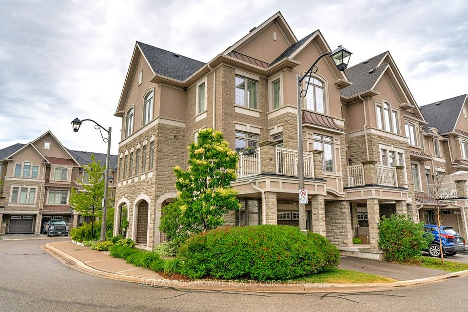 2435 Greenwich