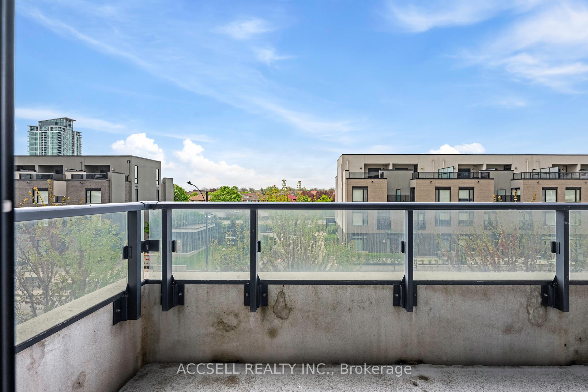 2 Bedrooms Condo at 4055 Parkside Village, Mississauga For sale
