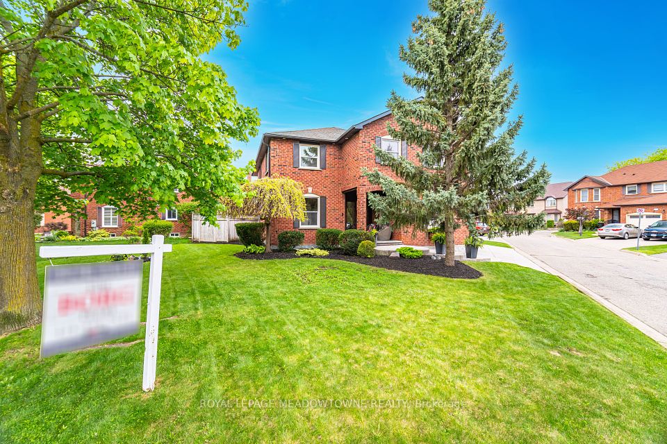 6402 Tenth Line, Mississauga, ON L5N 5T4
