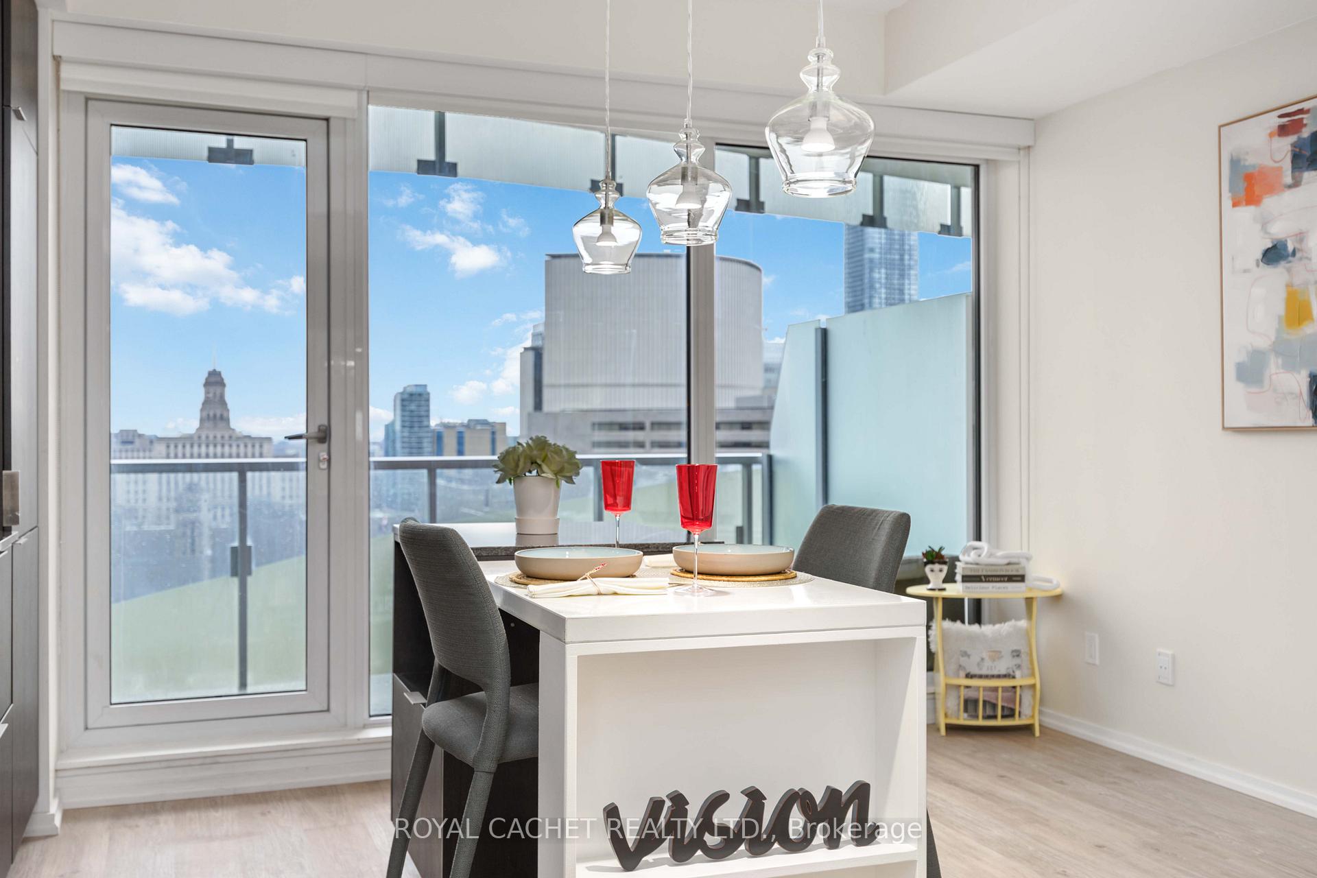 2 Bedrooms Condo at 197 Yonge,  Toronto For sale