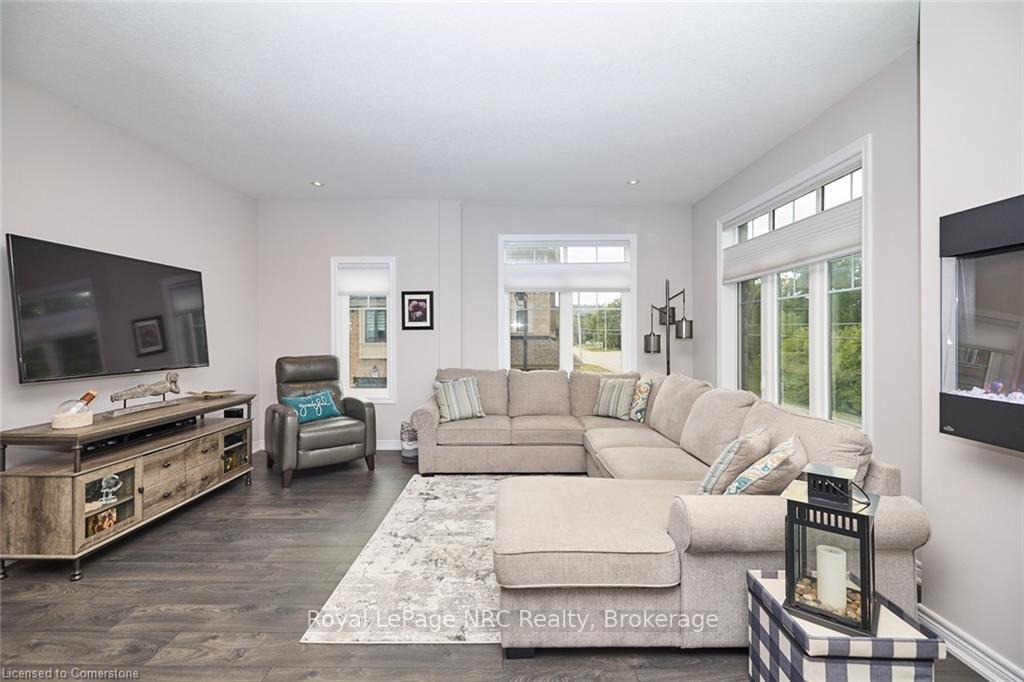 3 Bedrooms Condo at 288 Glover, Hamilton For sale