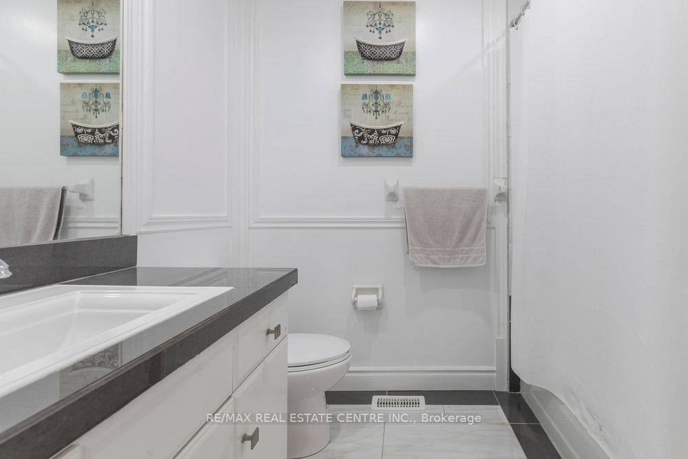 3 Bedrooms Condo at 2774 King,  Hamilton For sale