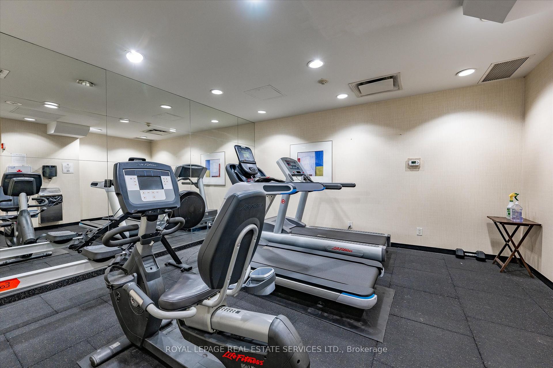 2 Bedrooms Condo at 2325 Central Park, Oakville For sale