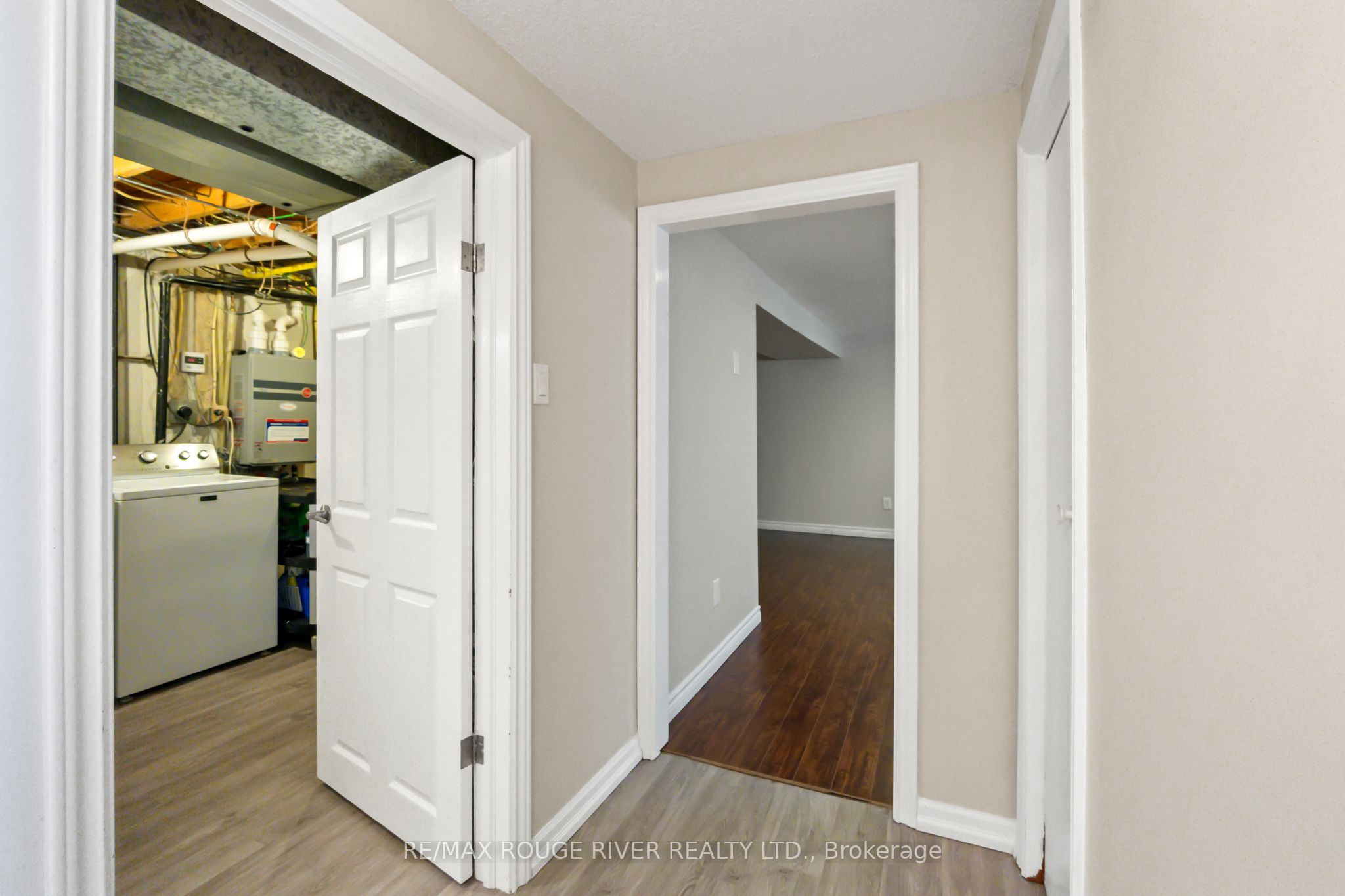 1 Applewood Crescent