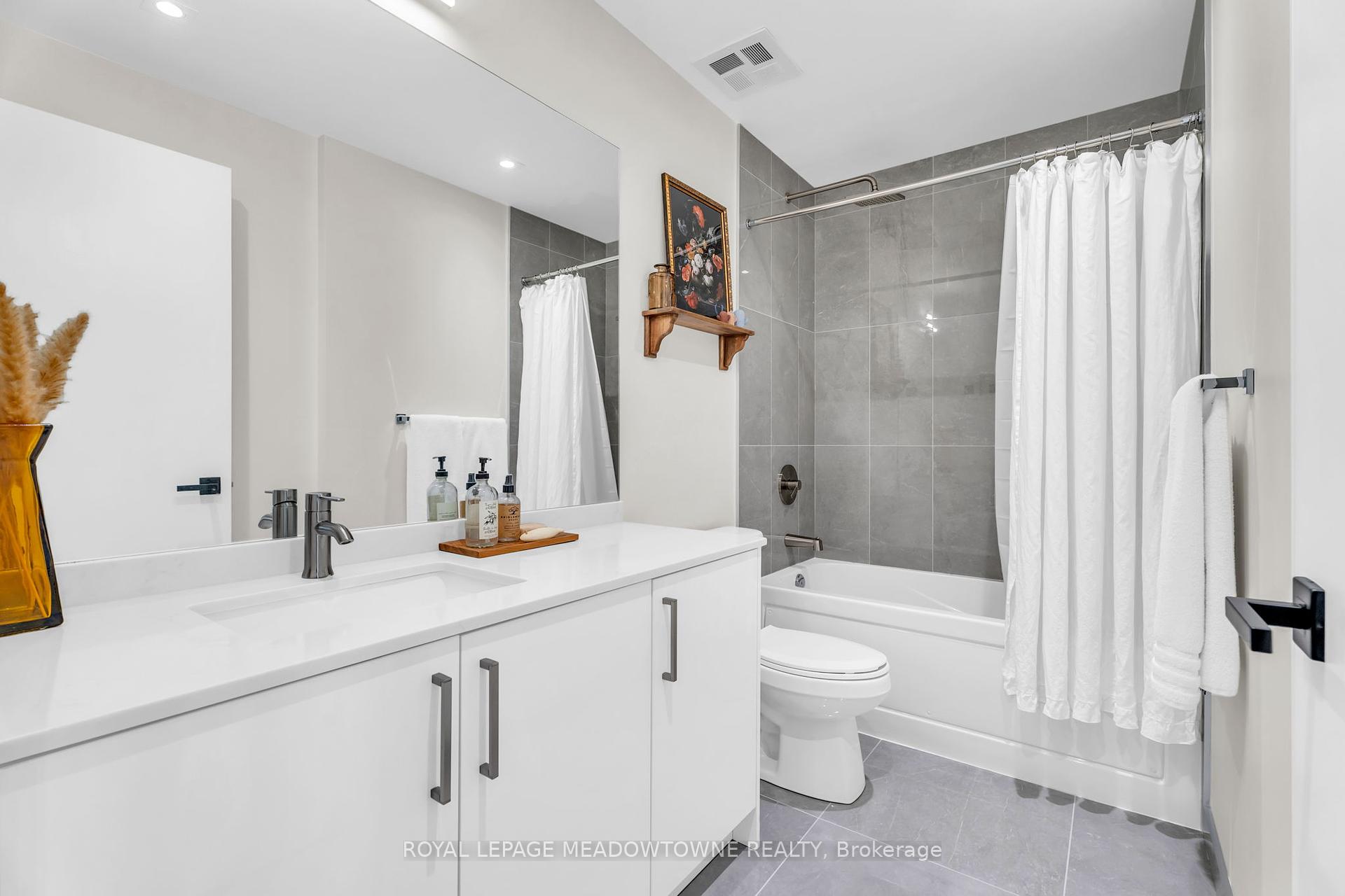 2 Bedrooms Condo at 840 St Clair, Toronto For sale