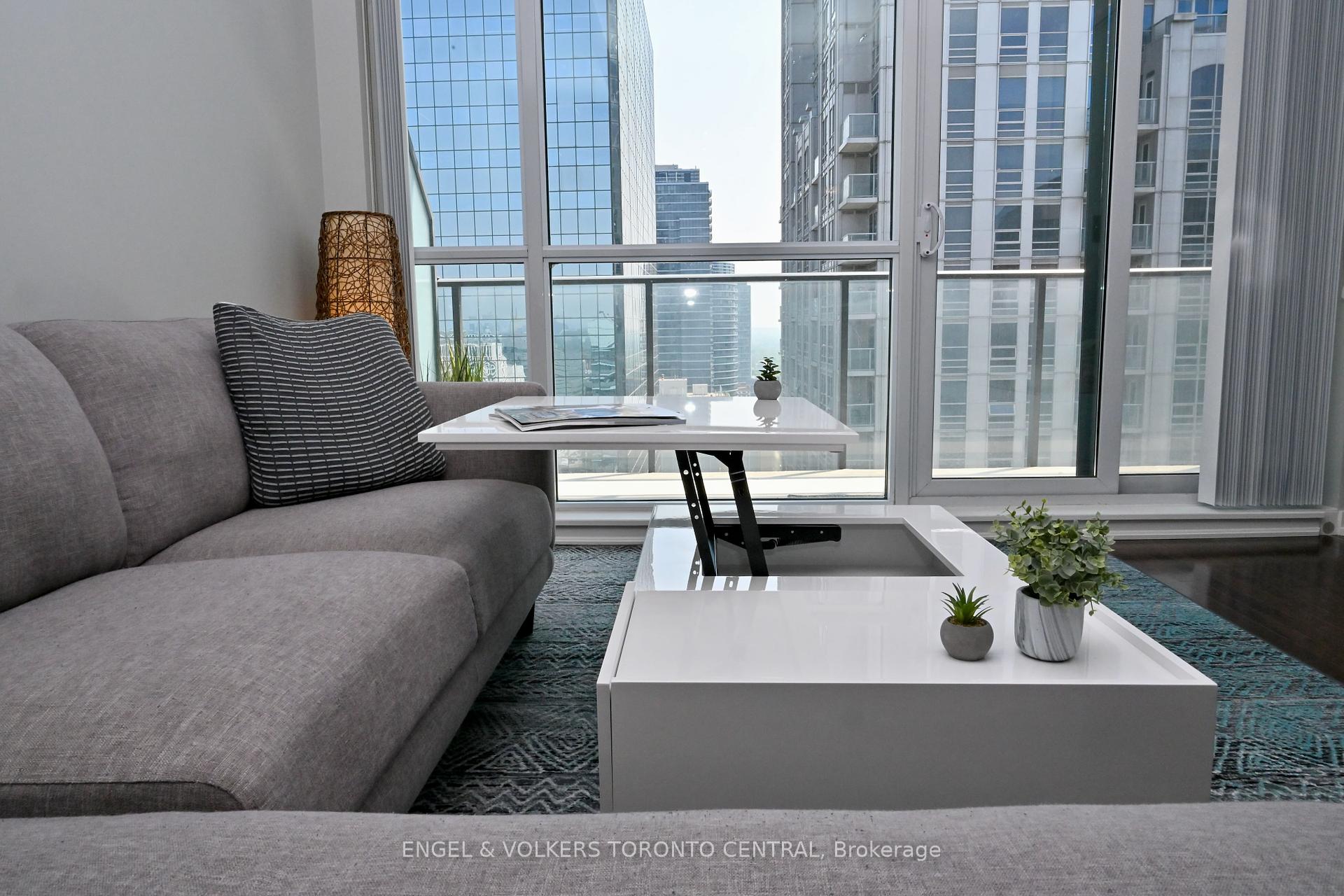 2 Bedrooms Condo at 770 Bay, Toronto For sale