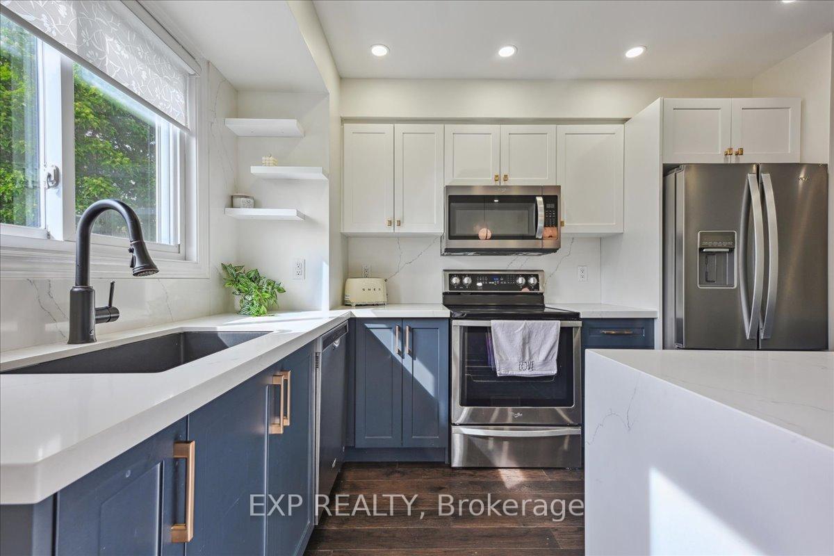 3 Bedrooms Condo at 2920 Headon Forest, Burlington For sale