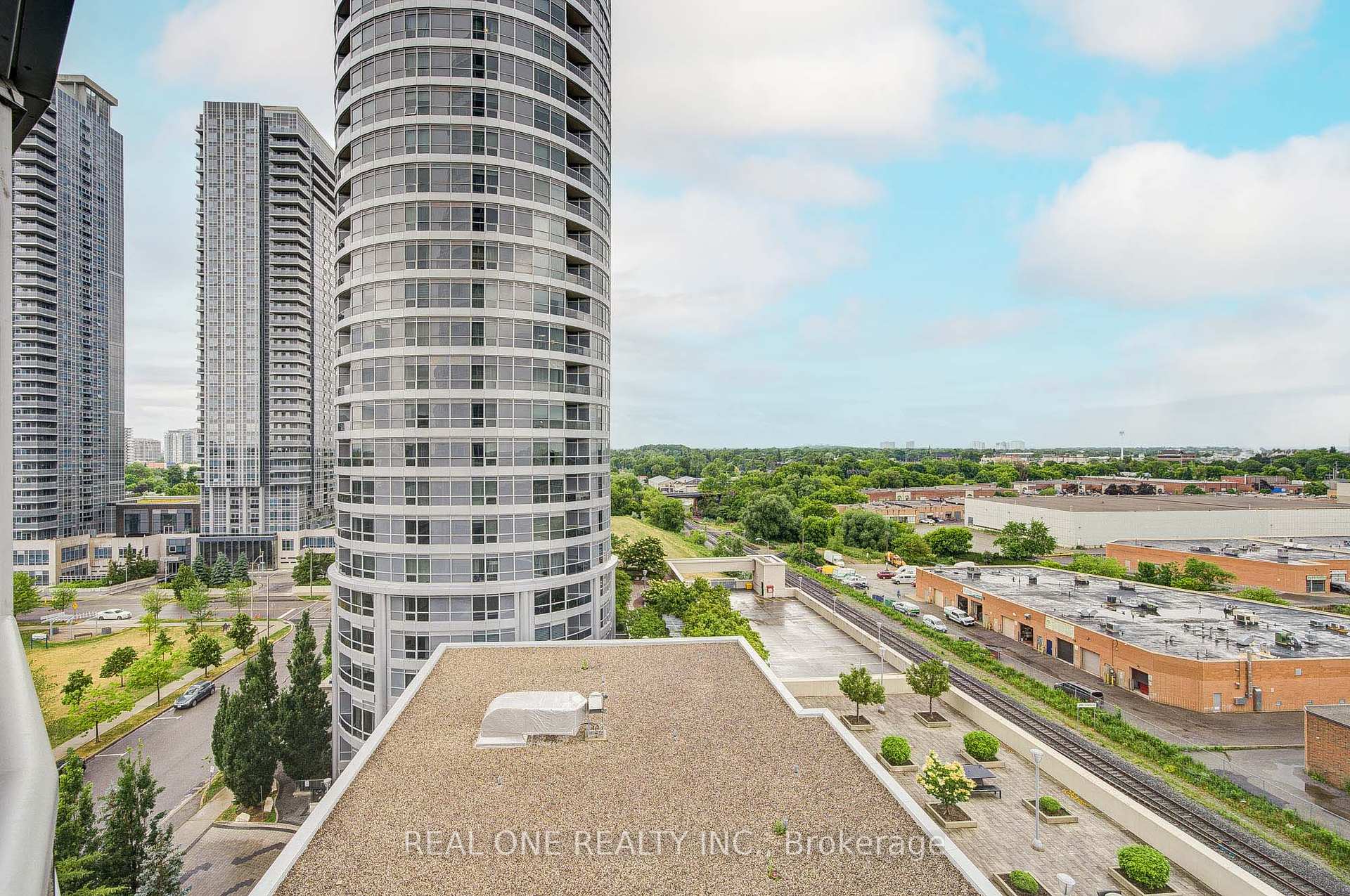 3 Bedrooms Condo at 151 Village Green, Toronto For sale