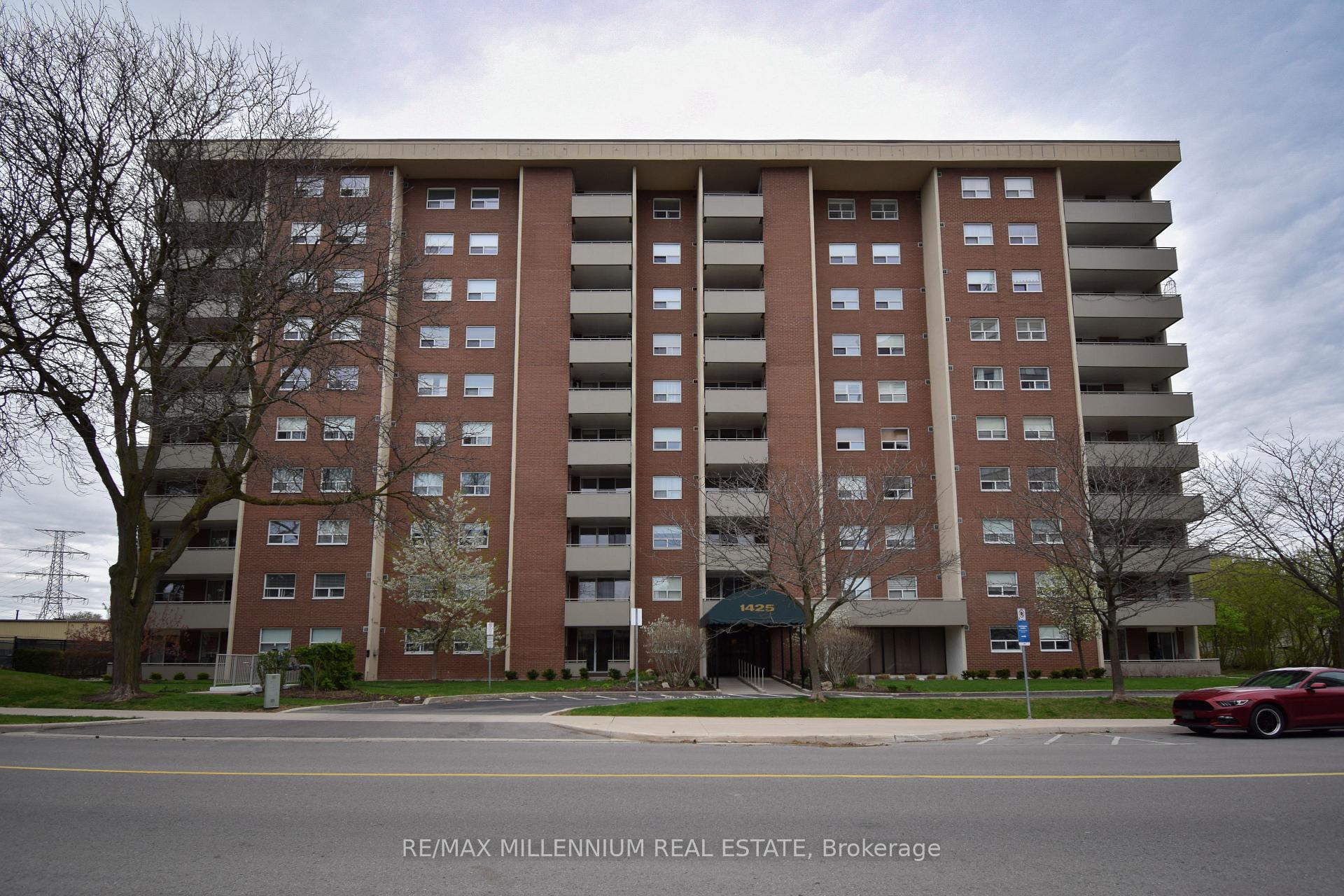 2 Bedrooms Condo at 1425 Ghent, Burlington For sale