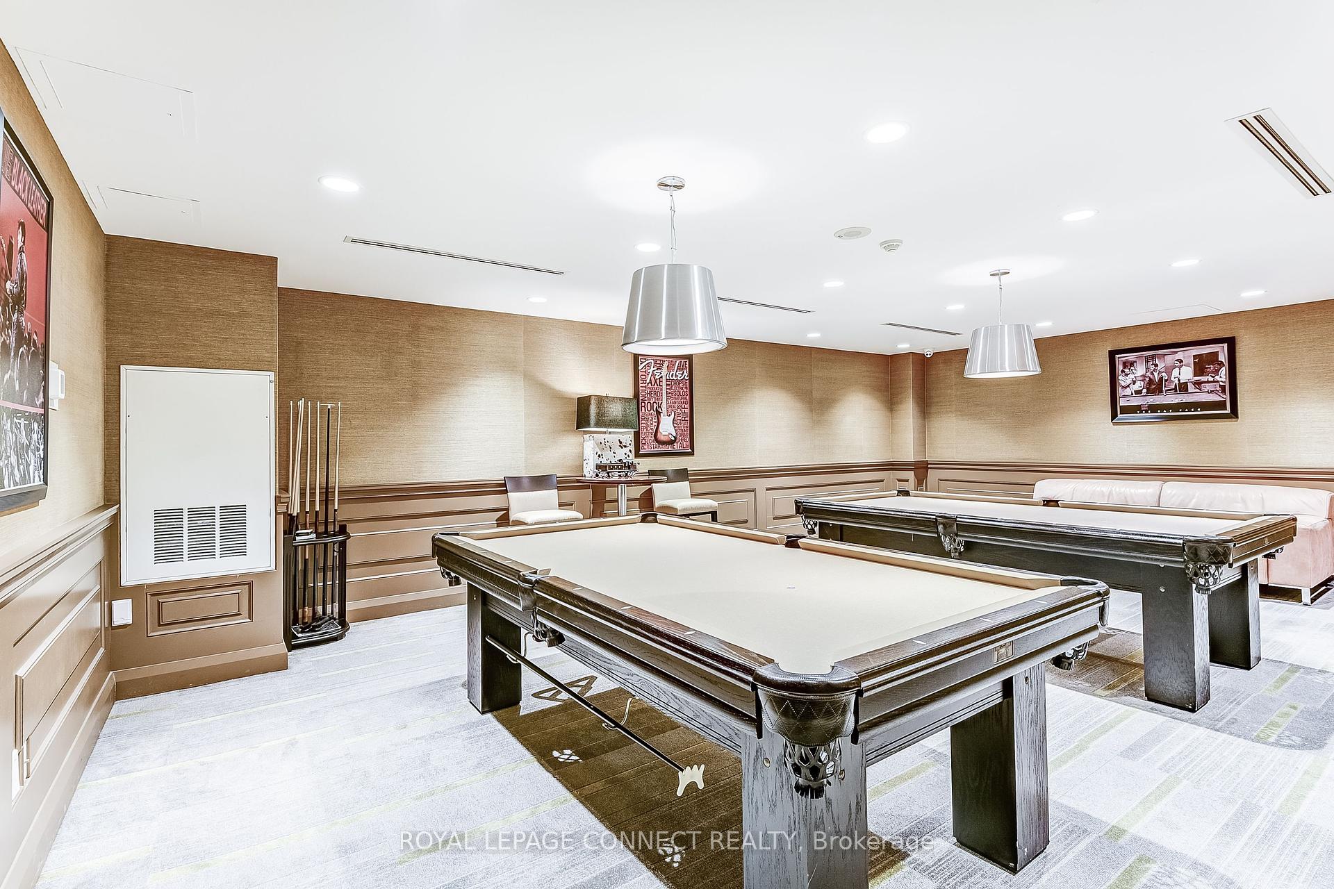2 Bedrooms Condo at 825 Church, Toronto For sale