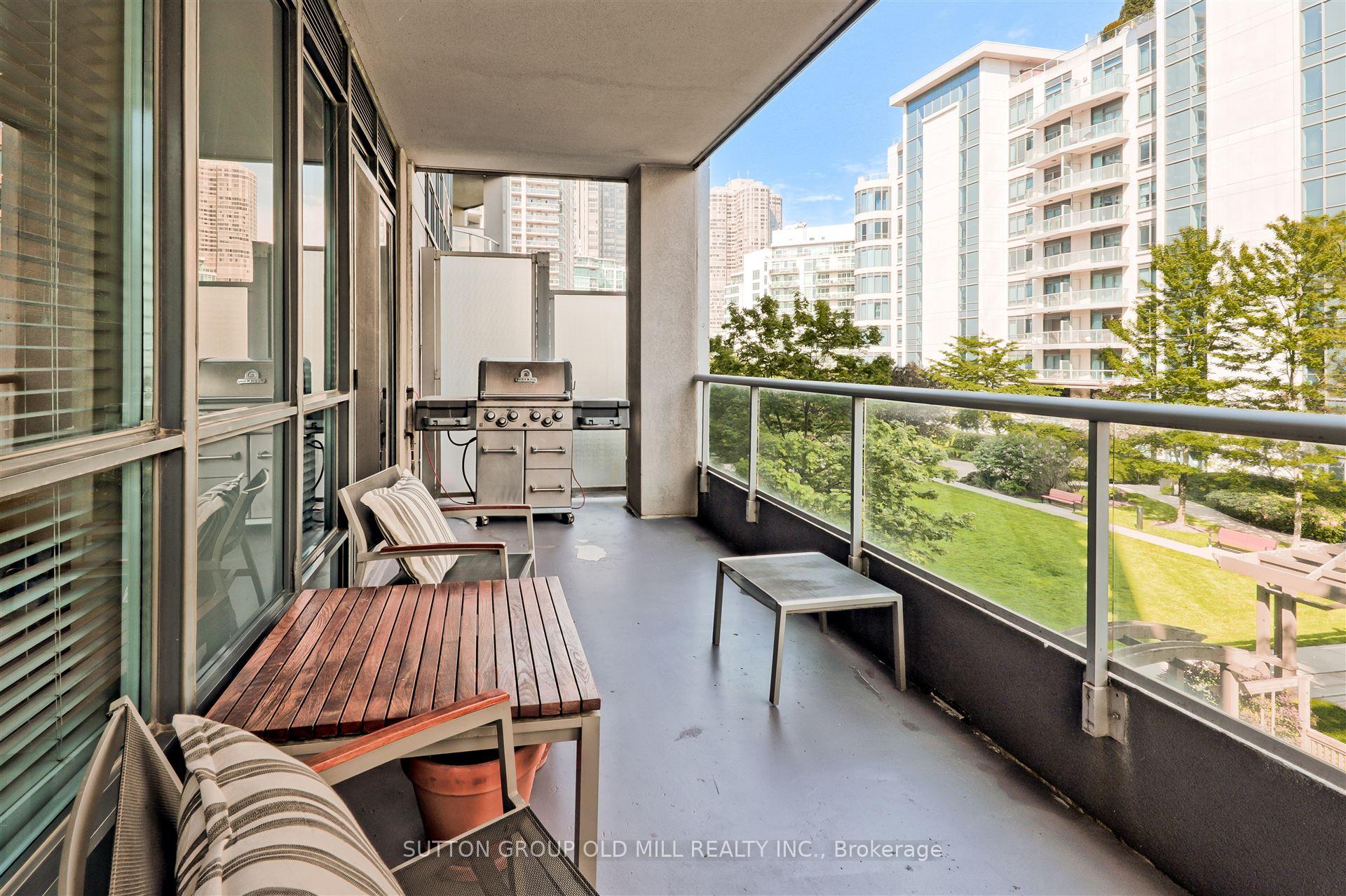 2 Bedrooms Condo at 2087 Lake Shore, Toronto For sale