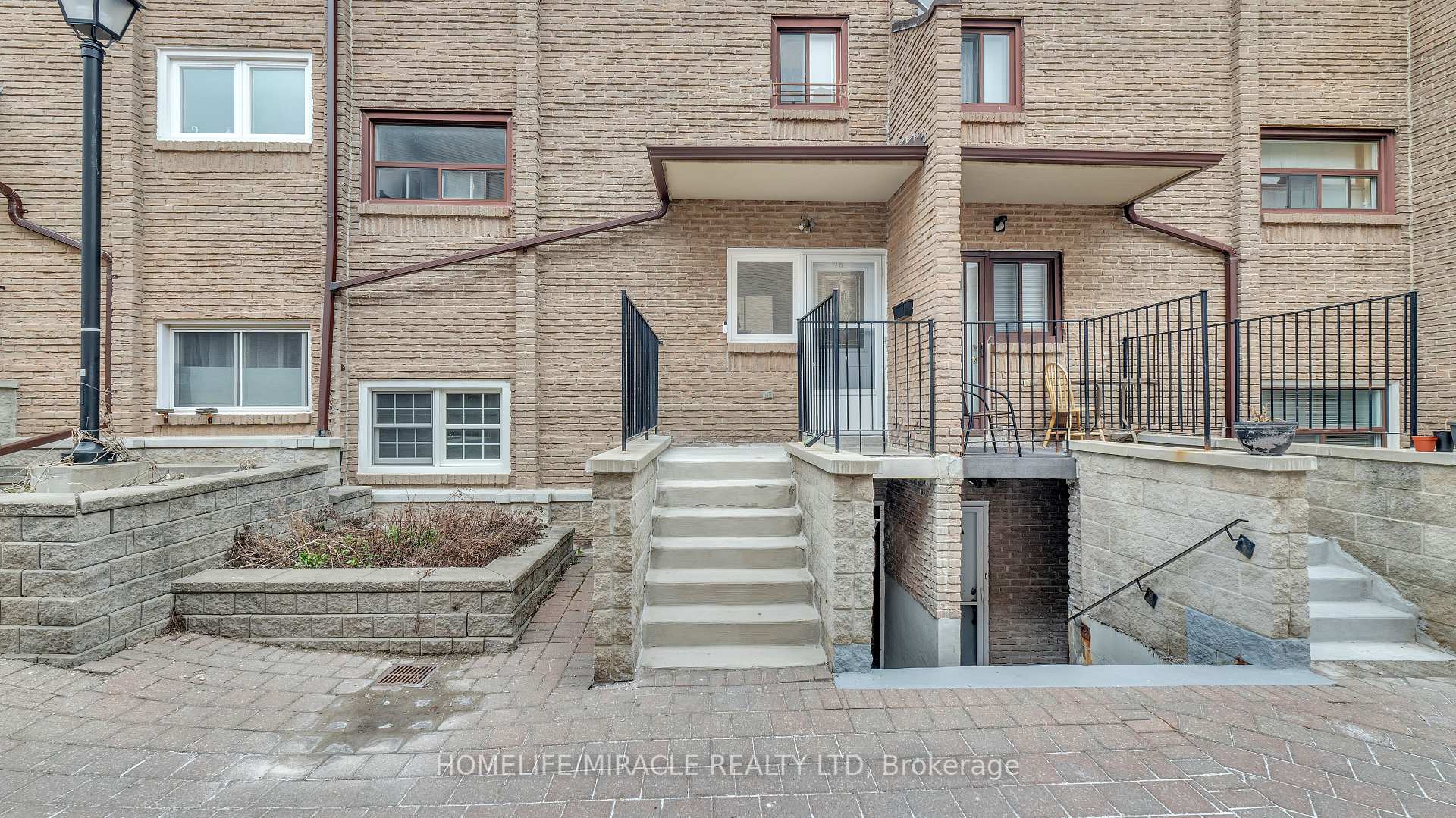 3 Bedrooms Condo at 91 Muir, Toronto For sale
