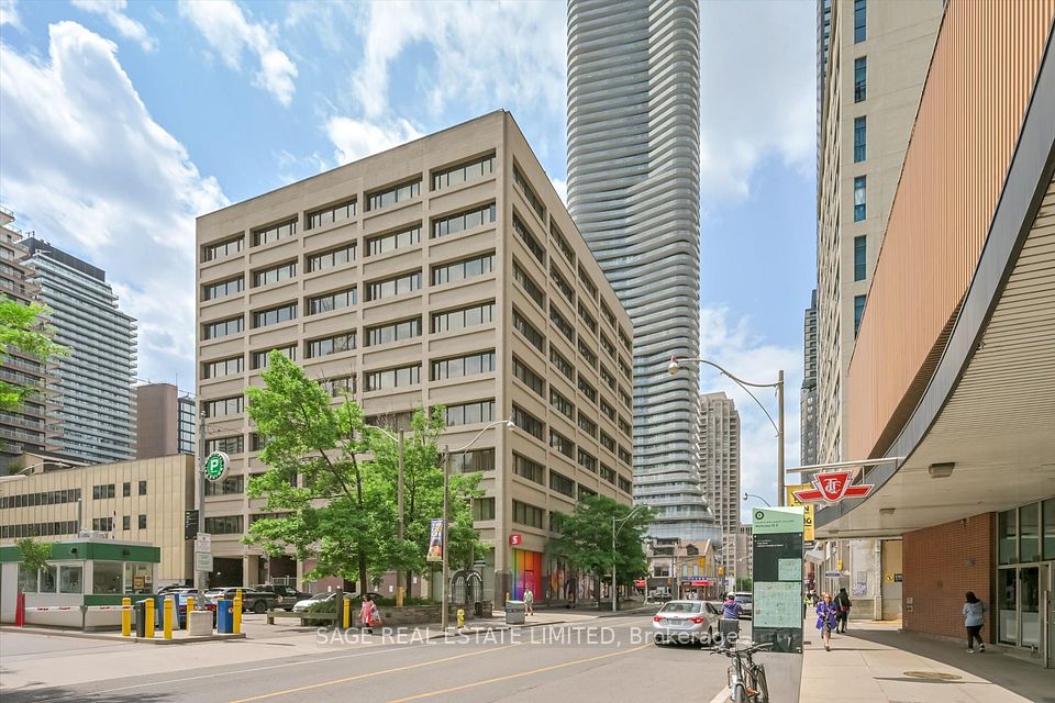 555 Yonge