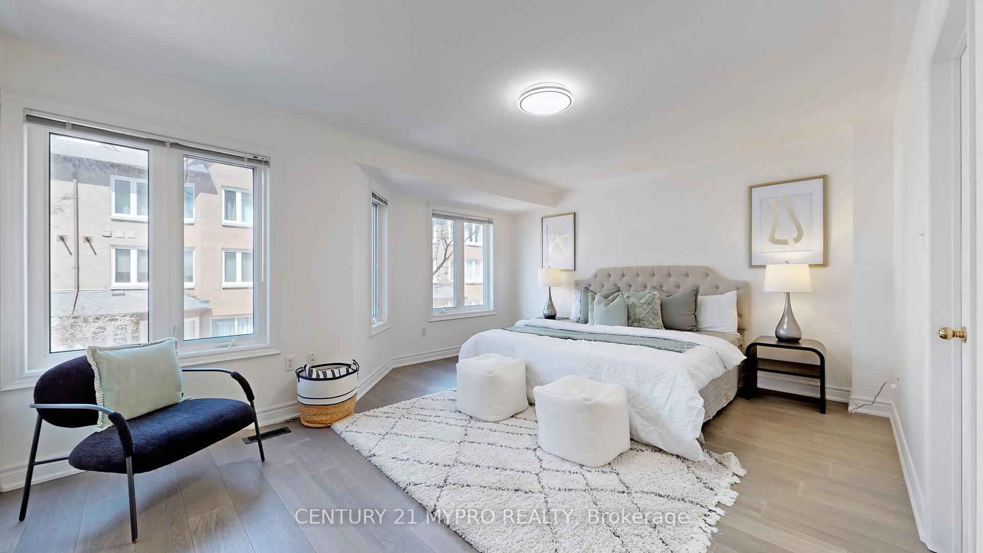 3 Bedrooms Condo at 735 New Westminster,  Vaughan For sale