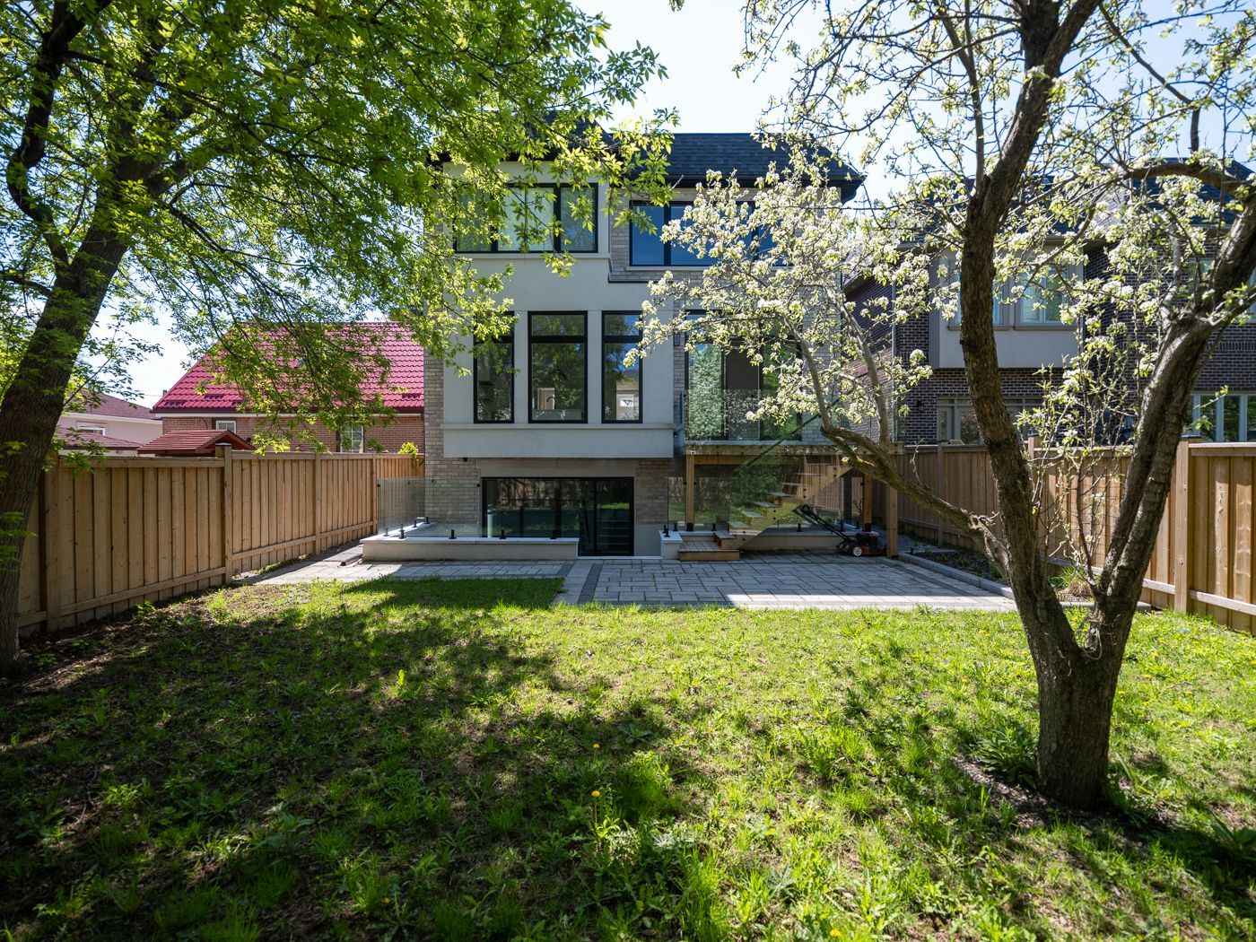 5 Graymar Avenue