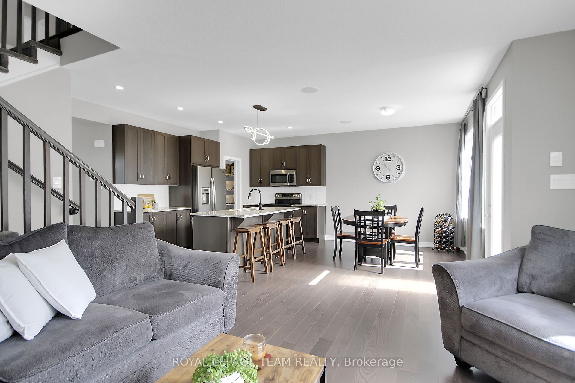 313 Oxer Place, Kanata, ON K2V 0C6