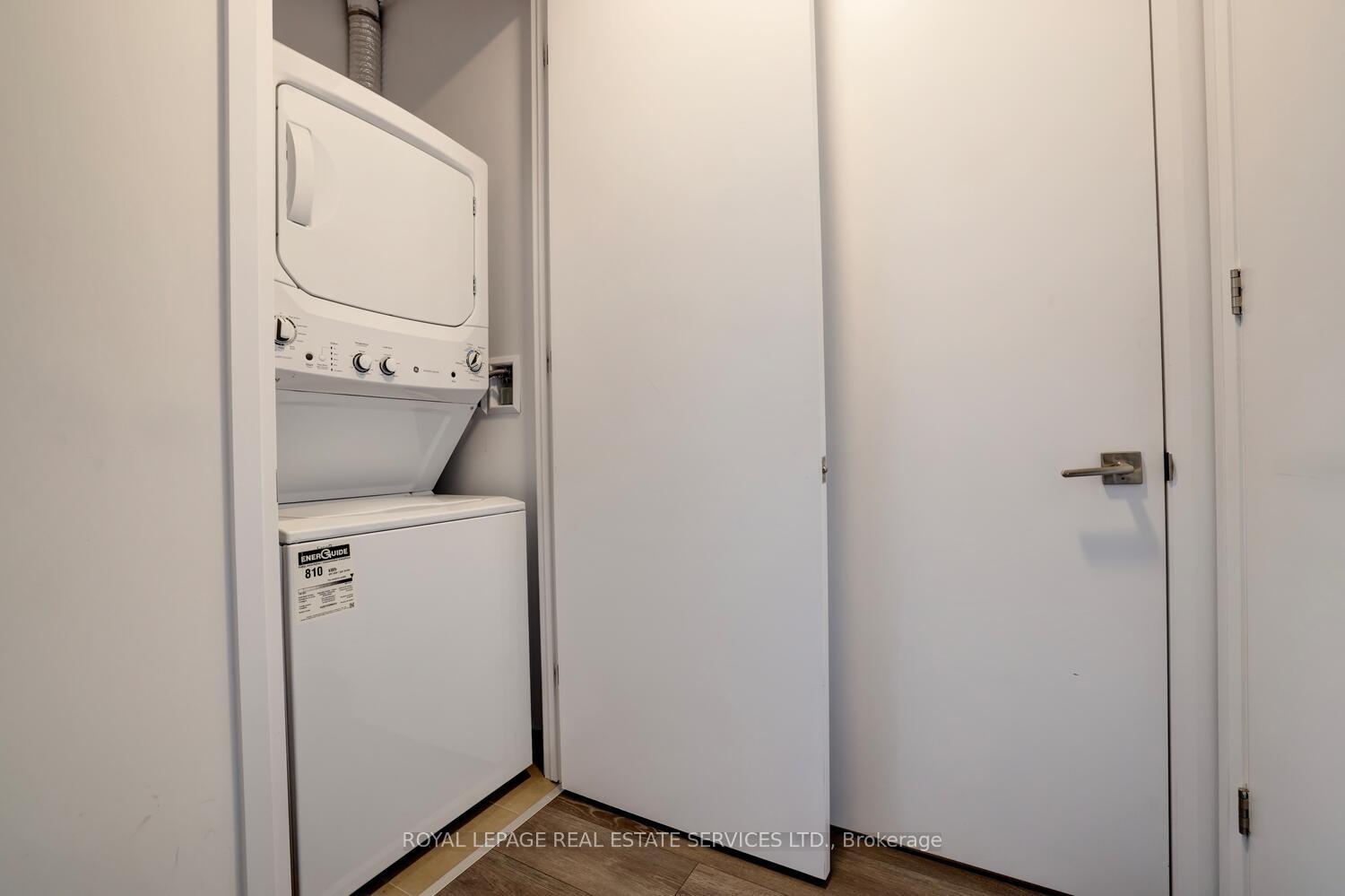 2 Bedrooms Condo at 4208 Dundas,  Toronto For sale