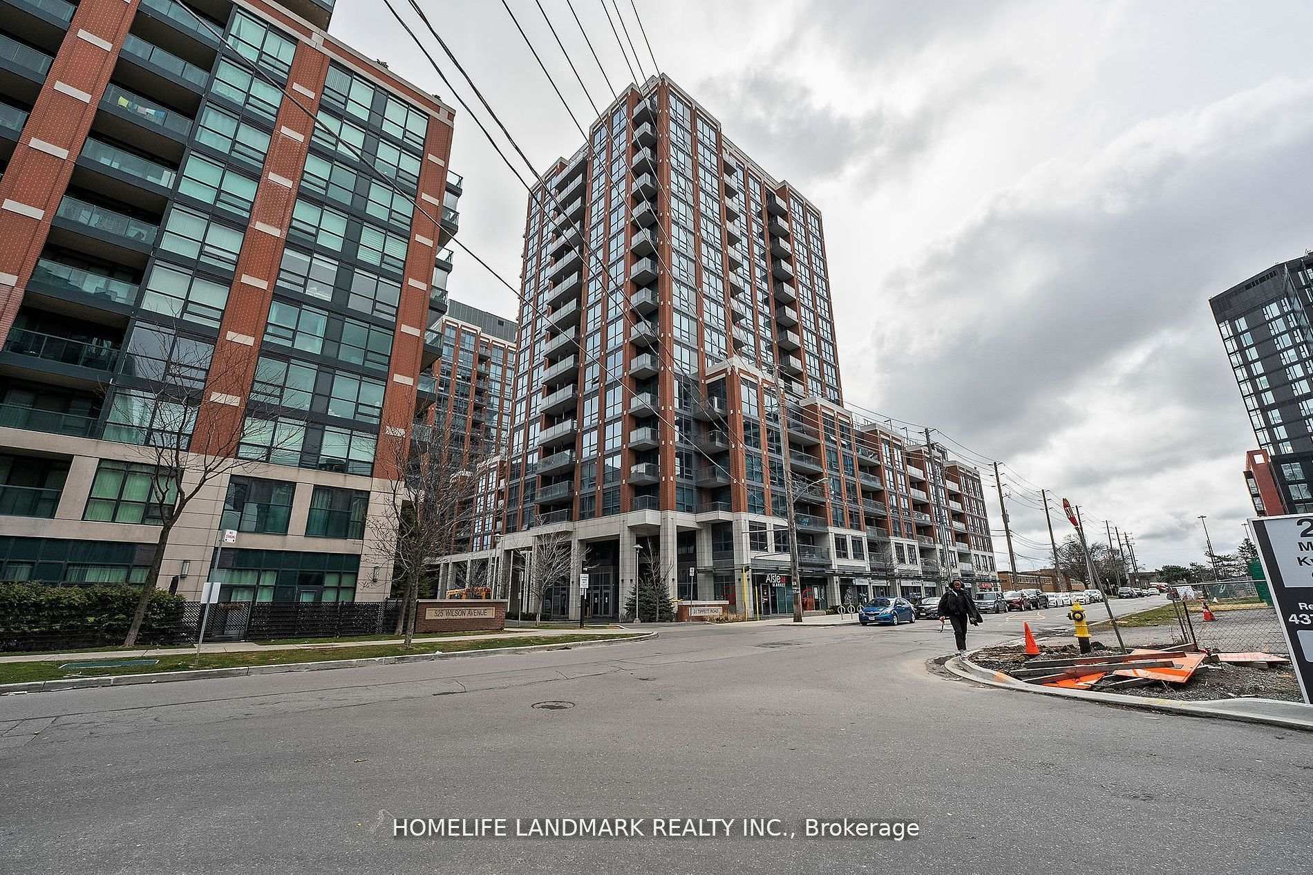3 Bedrooms Condo at 31 Tippett,  Toronto For sale